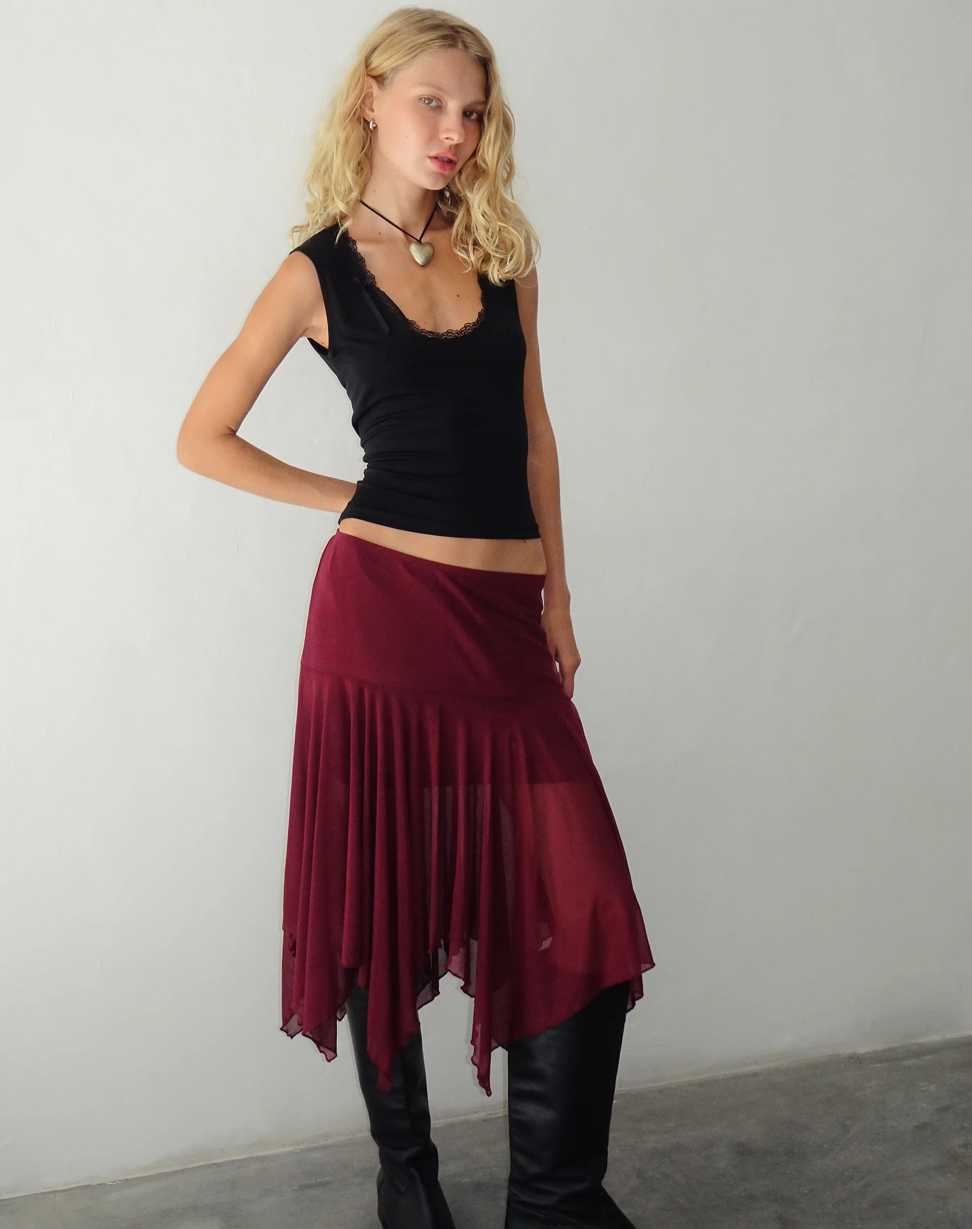 Jovali Low Waist Midi Skirt in Mesh Maroon - Awmao