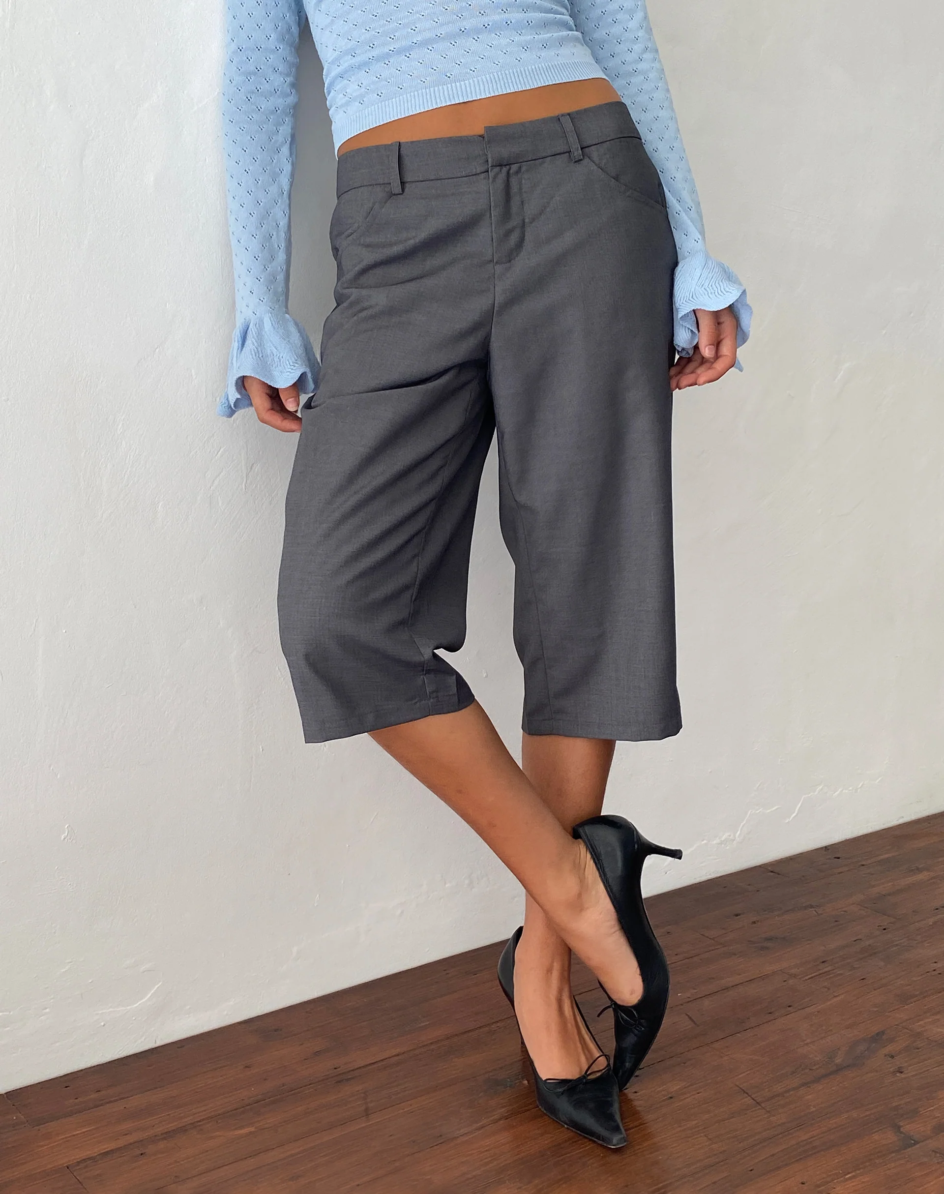 Tuni Capri Trouser in Tailoring Grey - Awmao
