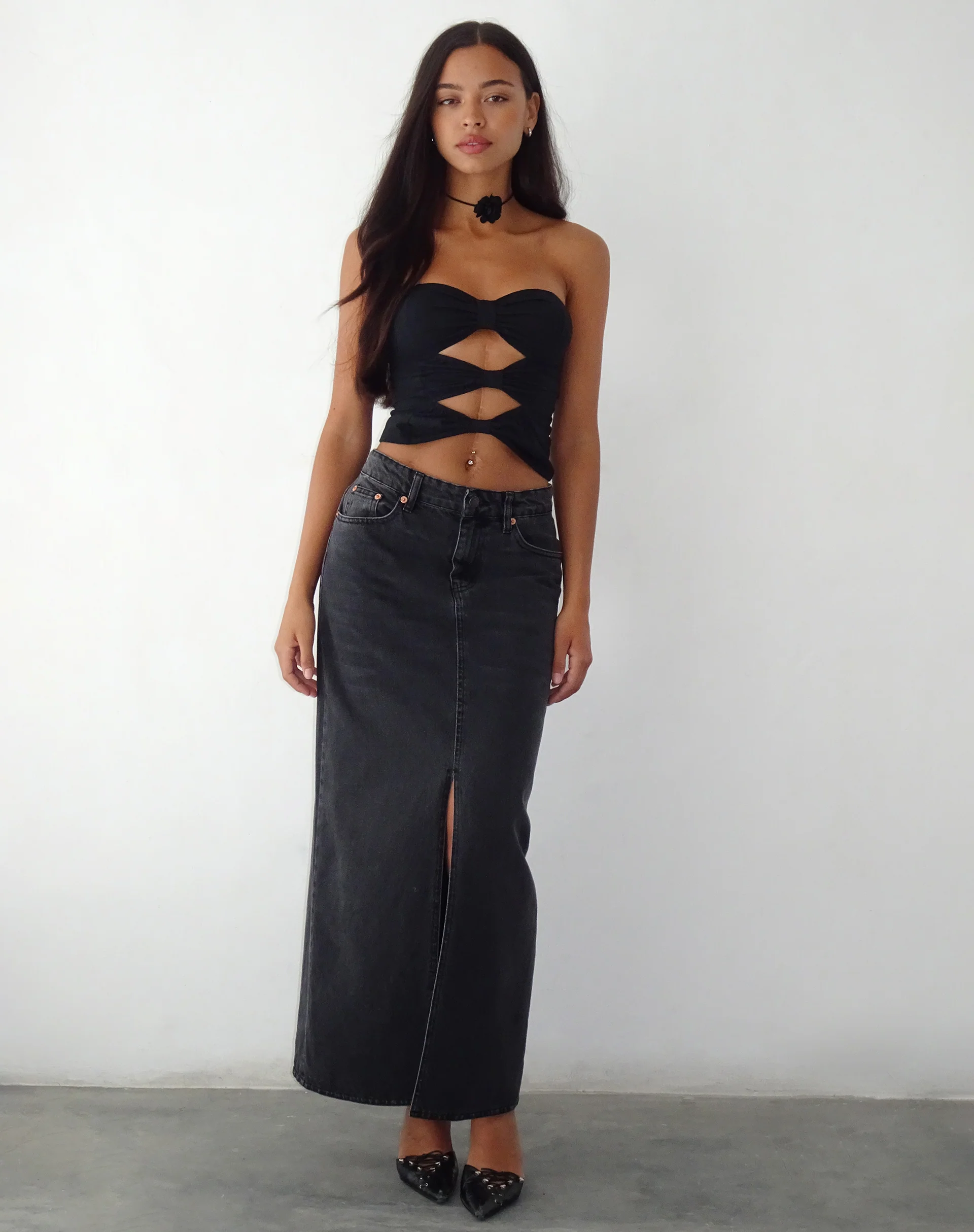 Widayu Bow Twist Bandeau Top in Black - Awmao
