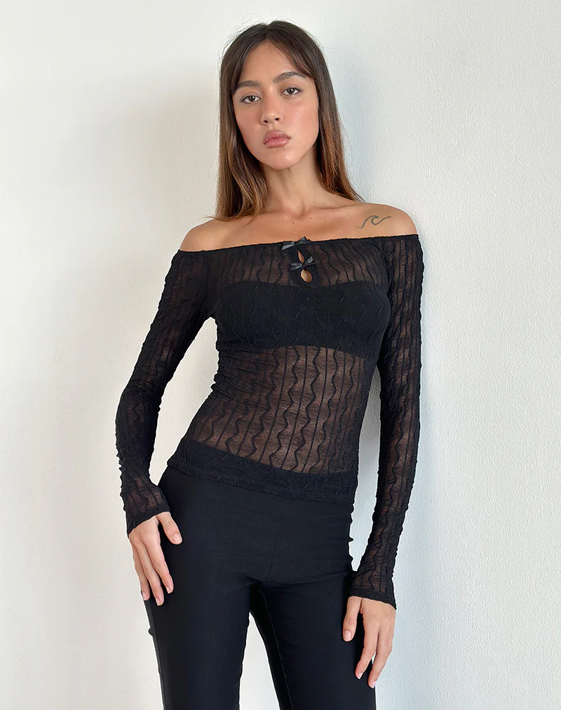 Kazi Bardot Top in Crinkle Black - Awmao