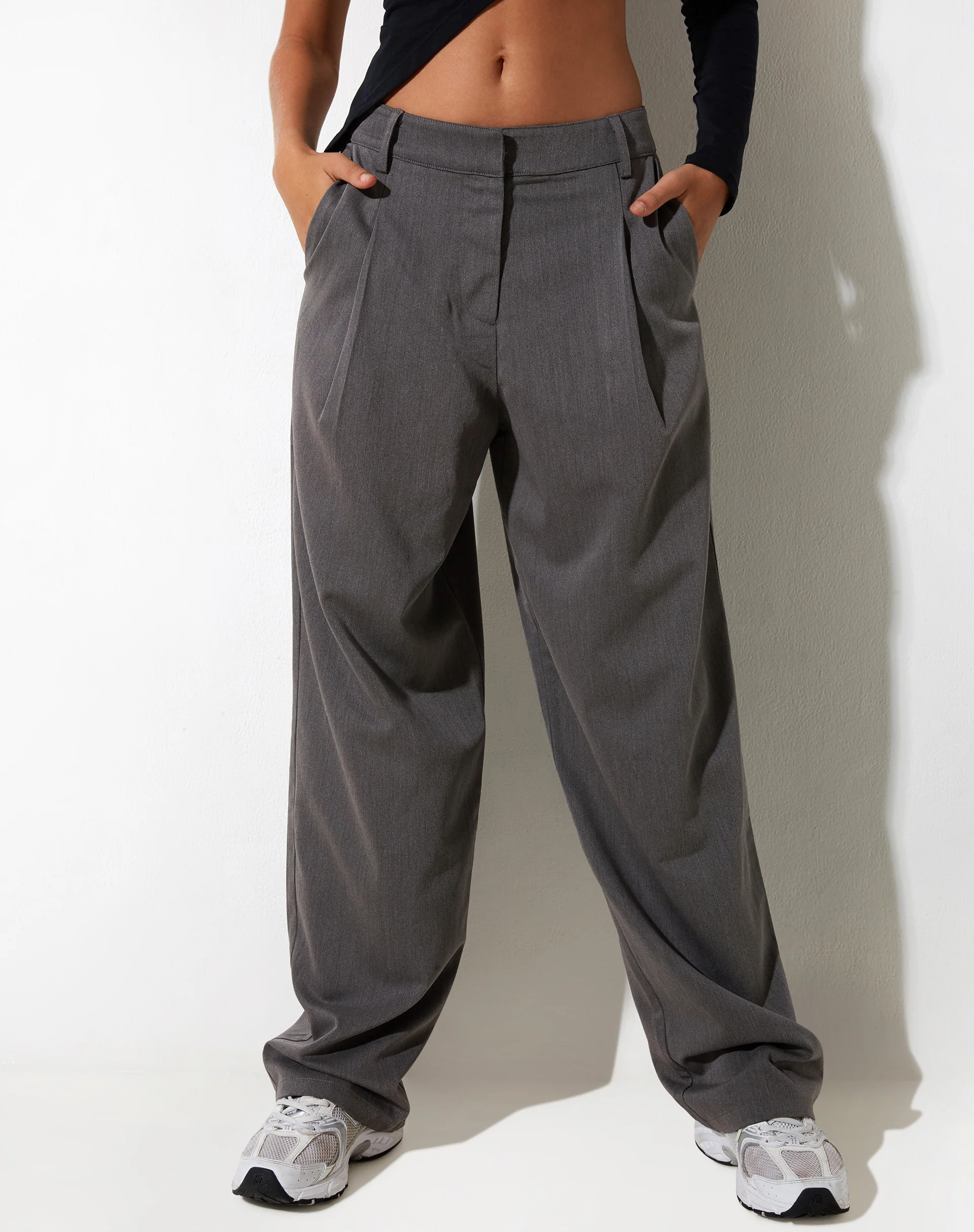 Sakaria Wide Leg Trouser in Tailoring Charcoal - Awmao