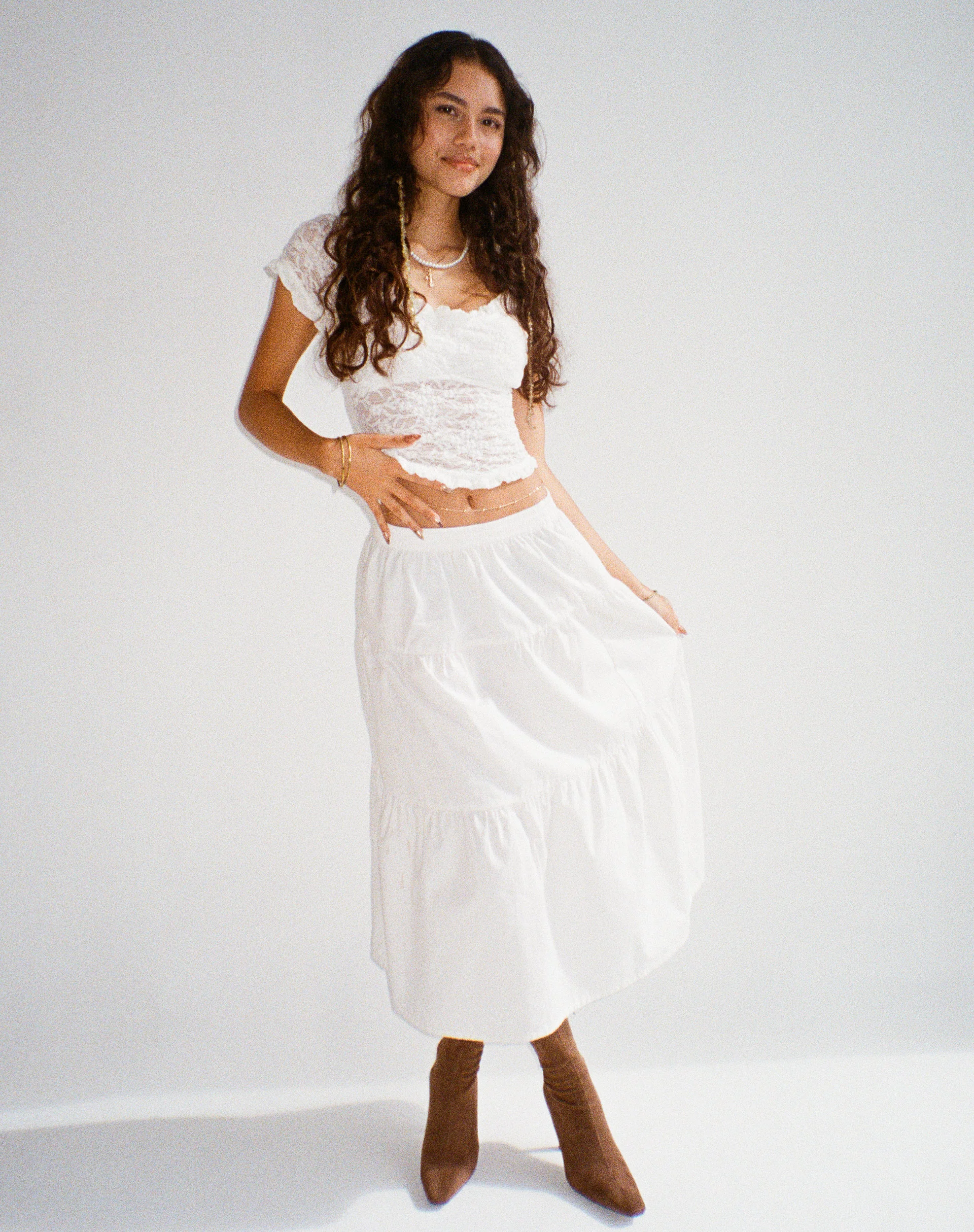 Midaxi Skirt in White - Awmao