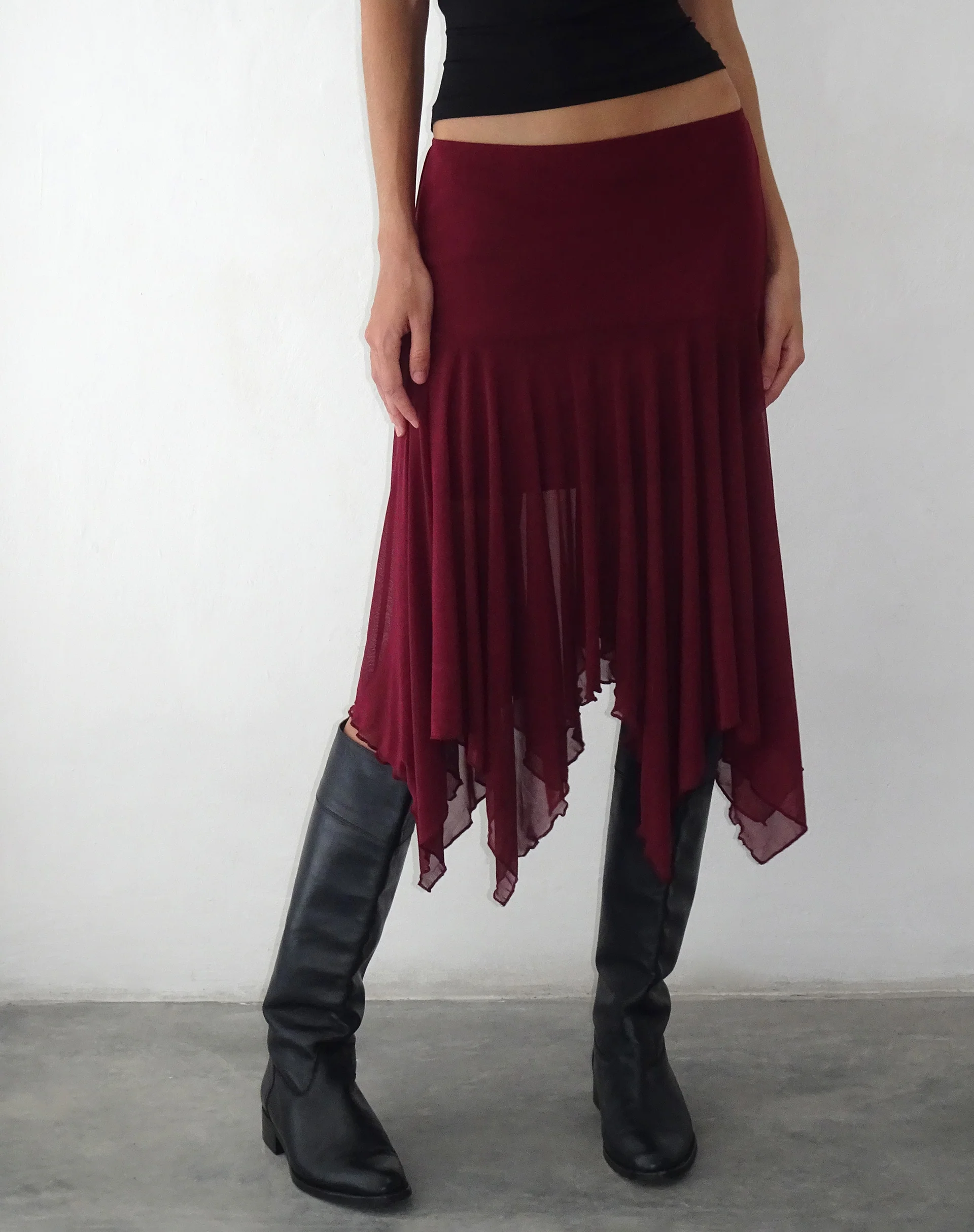 Jovali Low Waist Midi Skirt in Mesh Maroon - Awmao