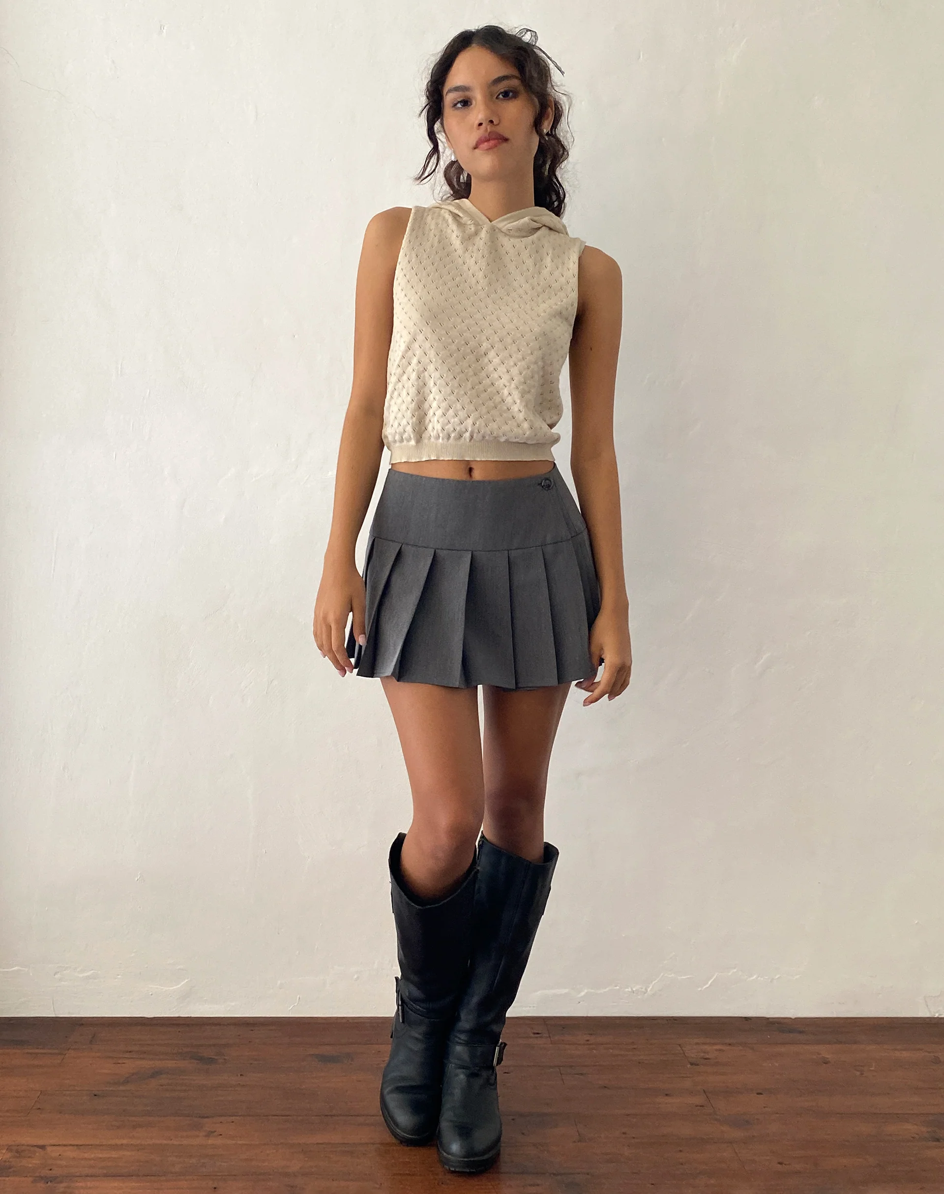 Kaede Hooded Vest Top in a Knitted Natural - Awmao
