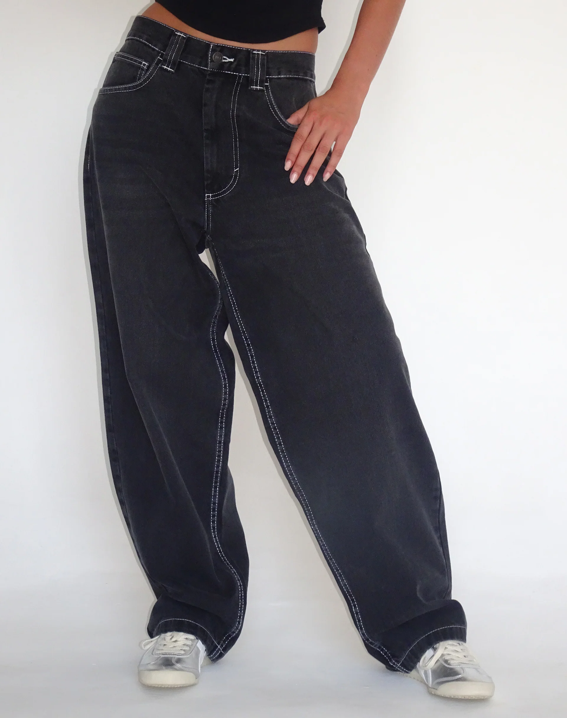 Skater Low Rise Jean in Vintage Black with White Top Stitch - Awmao