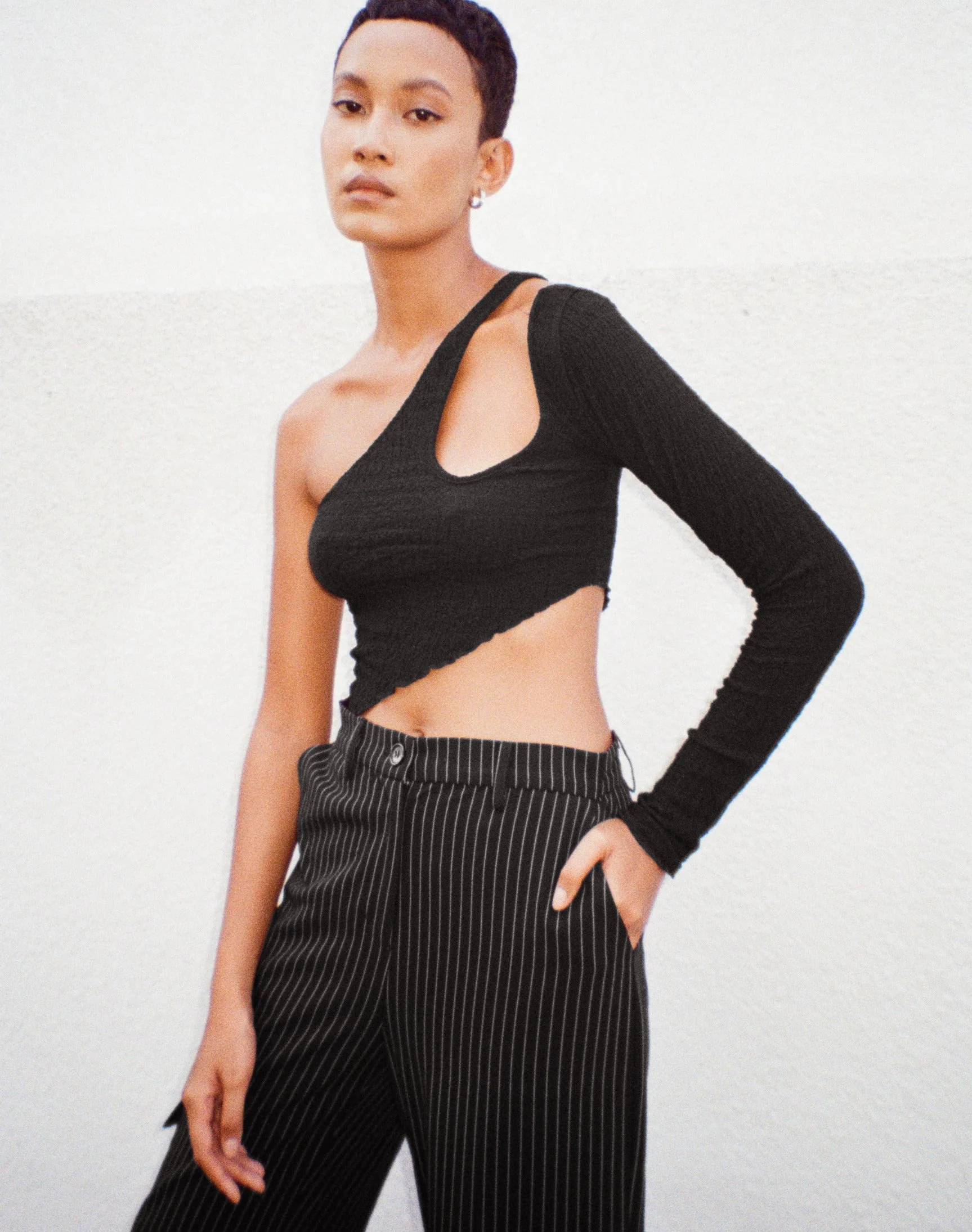 Danes Crop Top in Bubble Jersey Black - Awmao