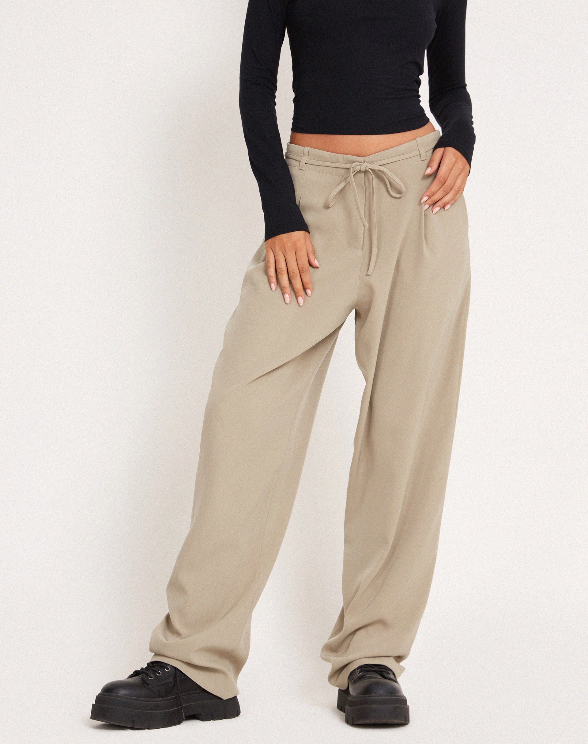 Sabria Trouser in Tailoring Taupe - Awmao
