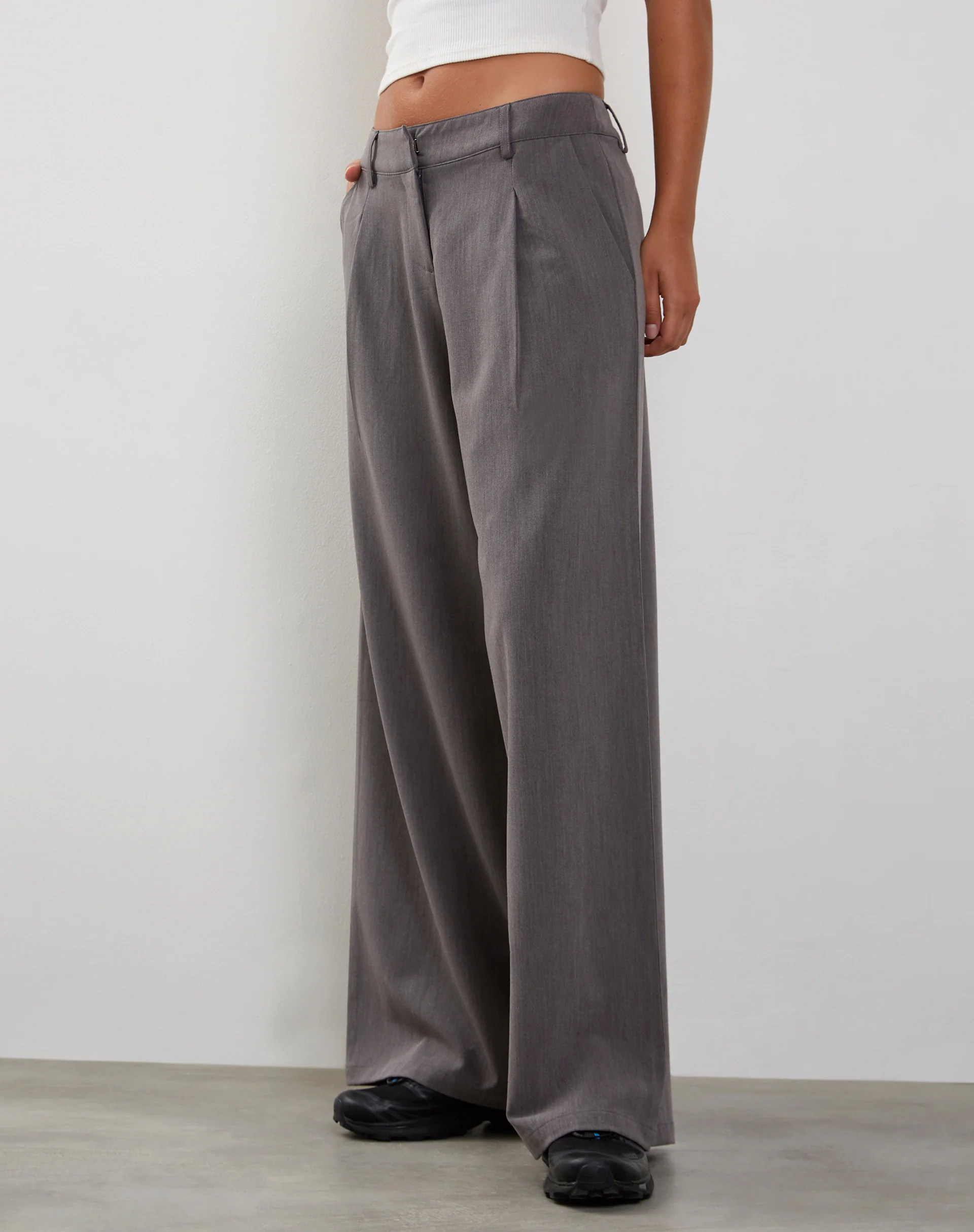 Salisu Wide Leg Trouser in Charcoal - Awmao