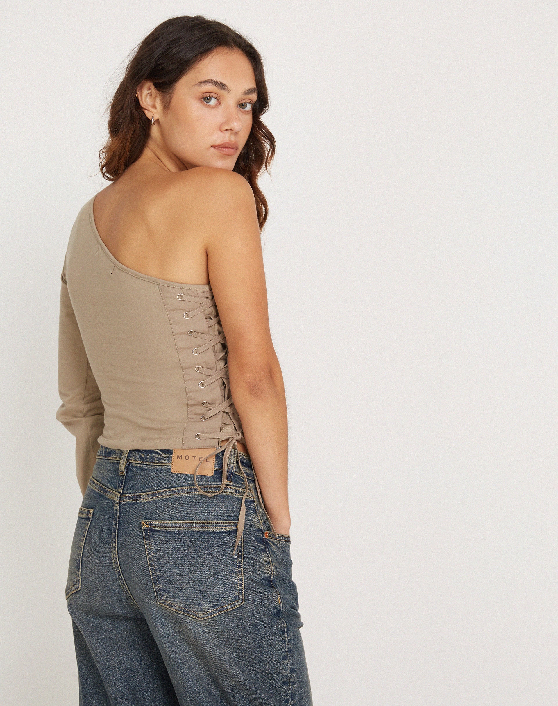Quinley One Sleeve Top in London Fog - Awmao