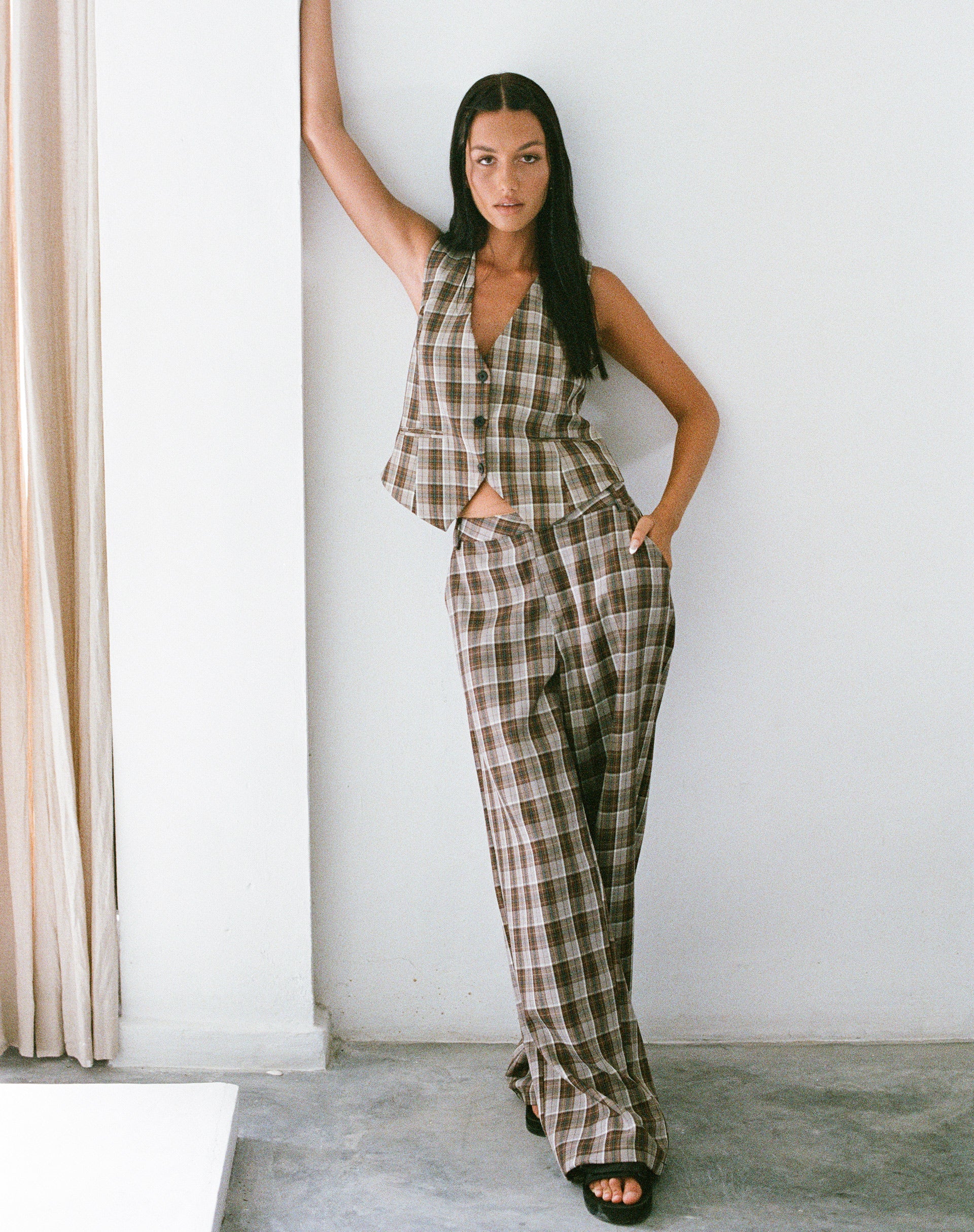 MOTEL X OLIVIA NEILL Hondra Trouser in Check Tan Brown - Awmao