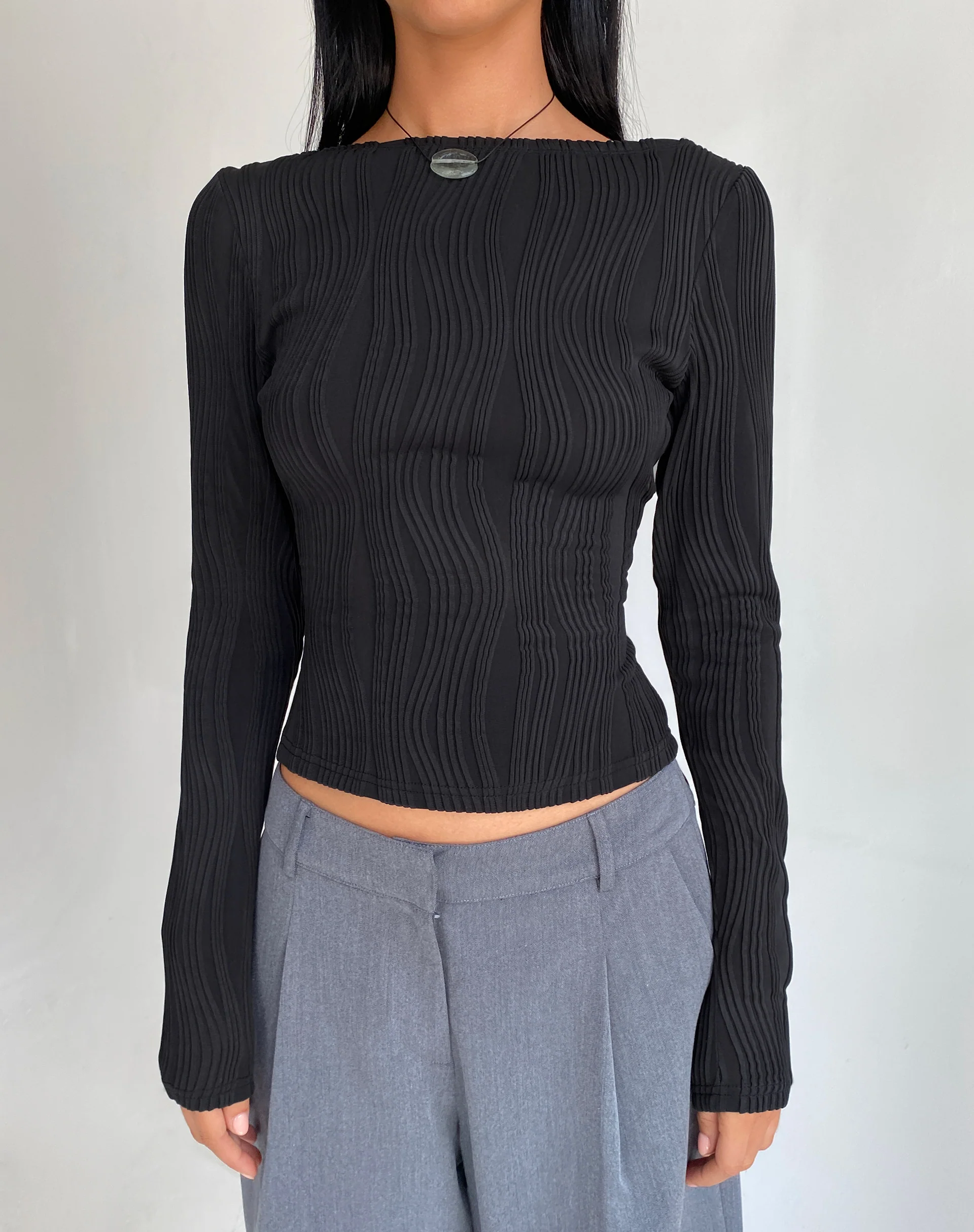 Amabon Long Sleeve Crop Top in Crinkle Black - Awmao