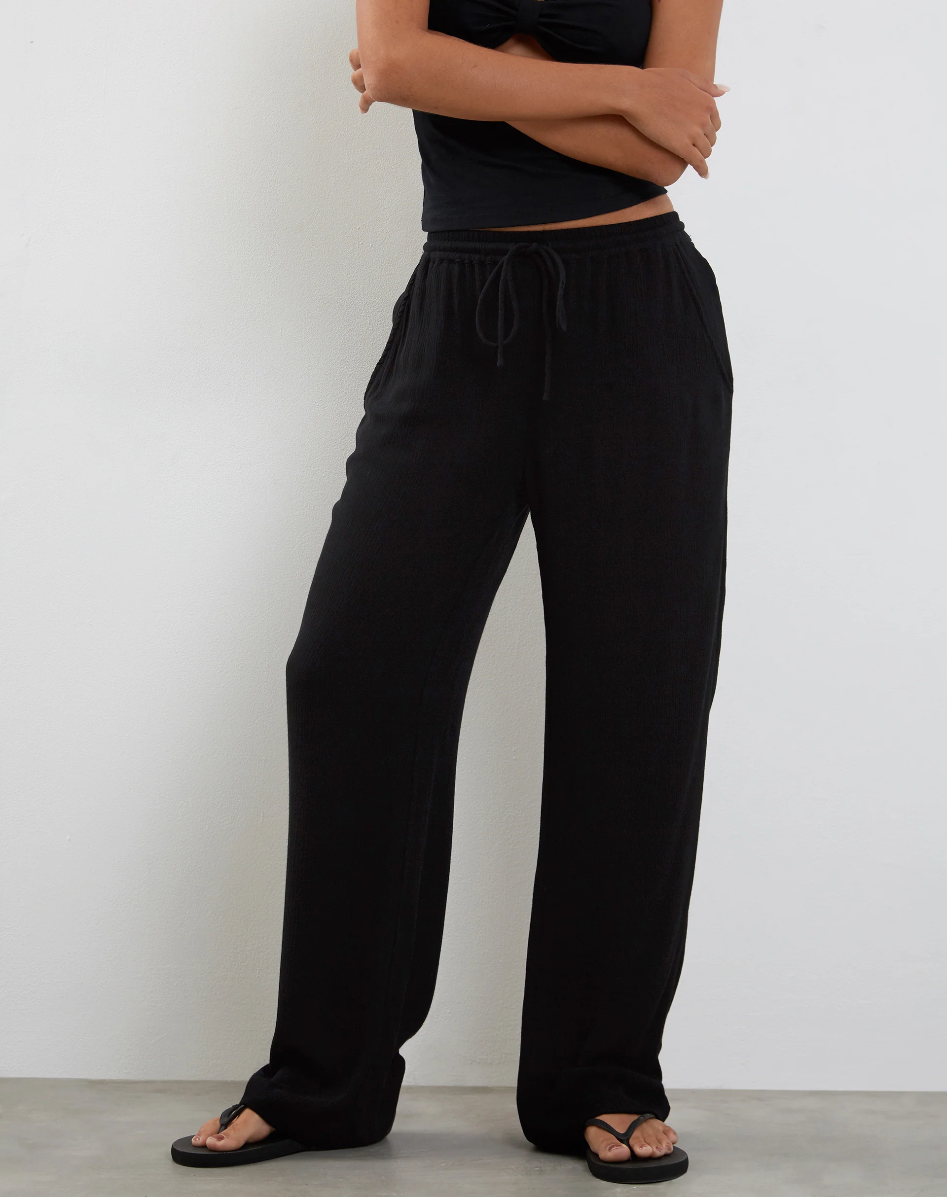 Cisa Wide Leg Trouser in Crinkle Black - Awmao