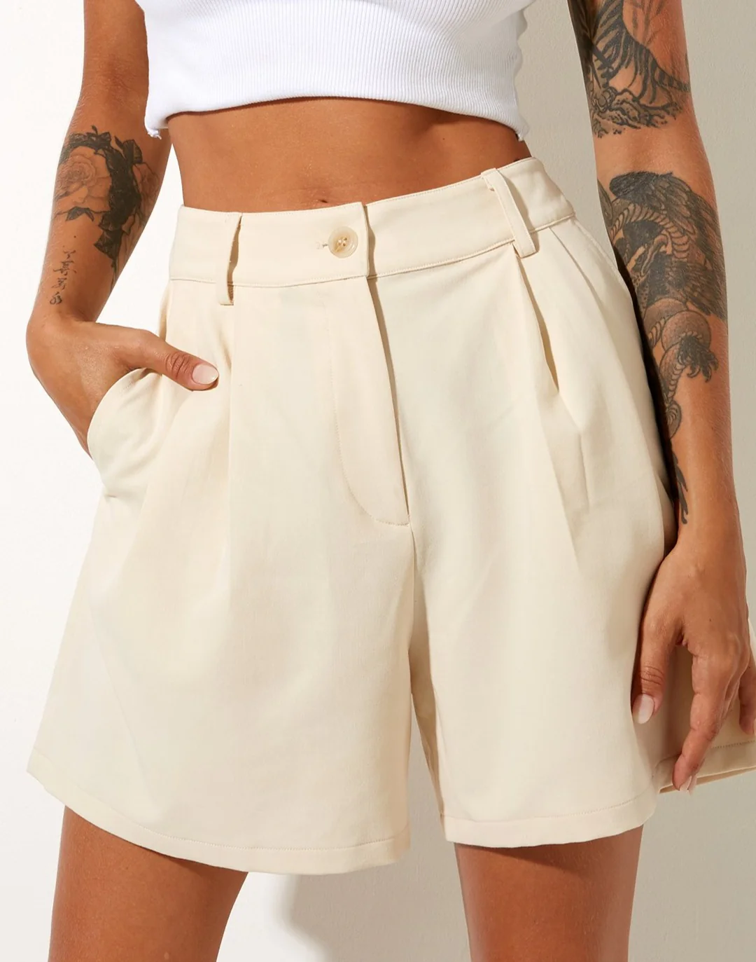 Hamo Tailored Shorts in Cream - Awmao