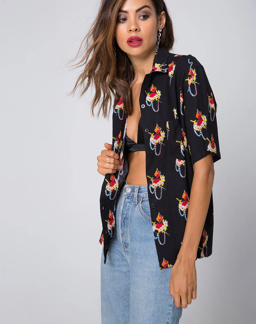 Hawaiian Shirt in Sacred Heart - Awmao