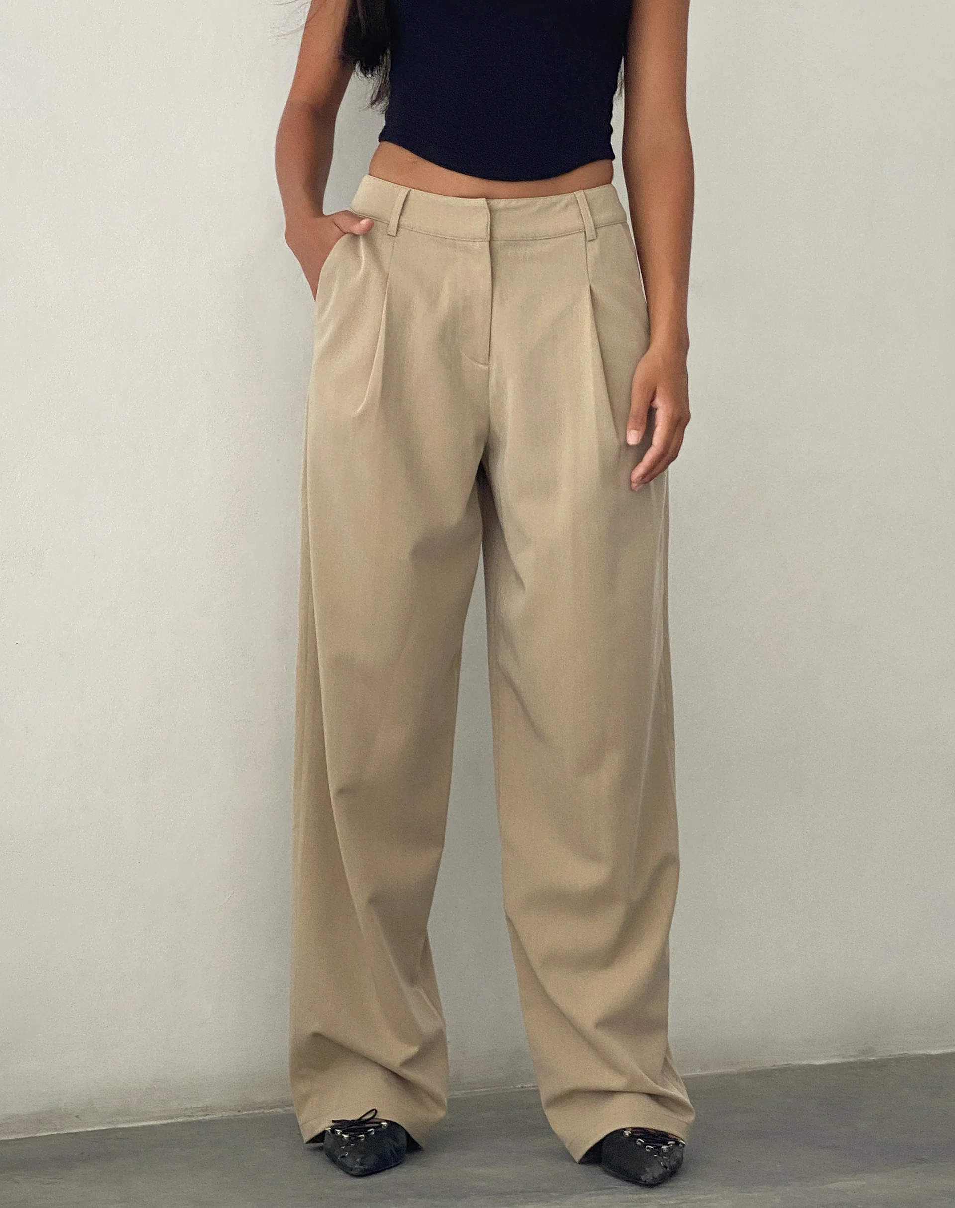 Sakaria Wide Leg Trouser in Tailoring Stone - Awmao