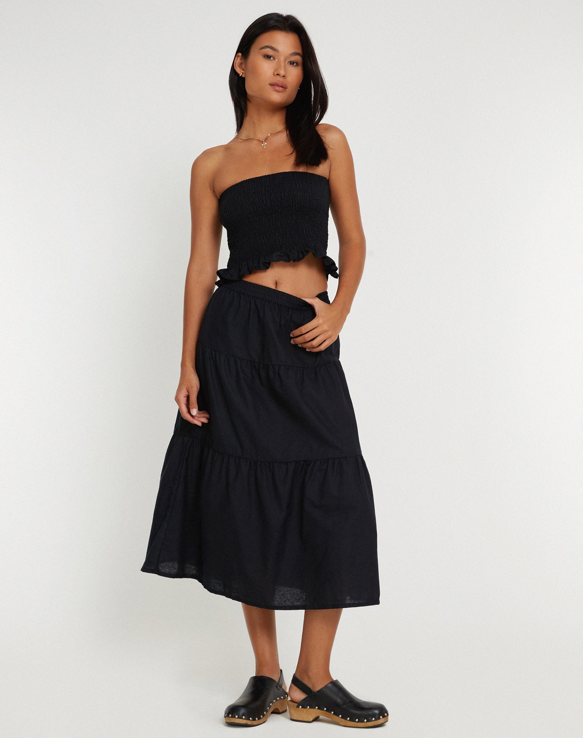 Midaxi Skirt in Black - Awmao