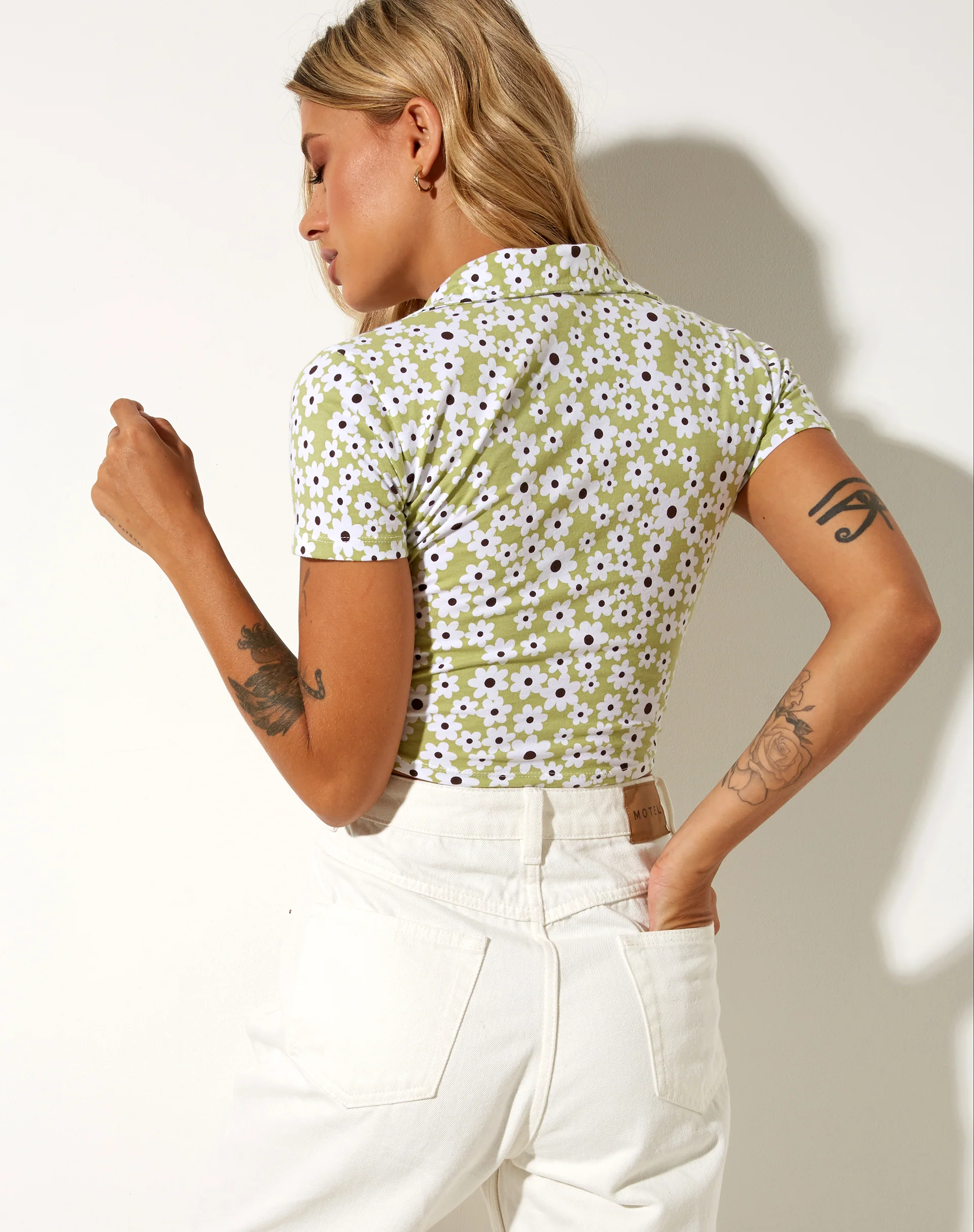 Wuma Cropped Shirt in Daisy Duke Green - Awmao