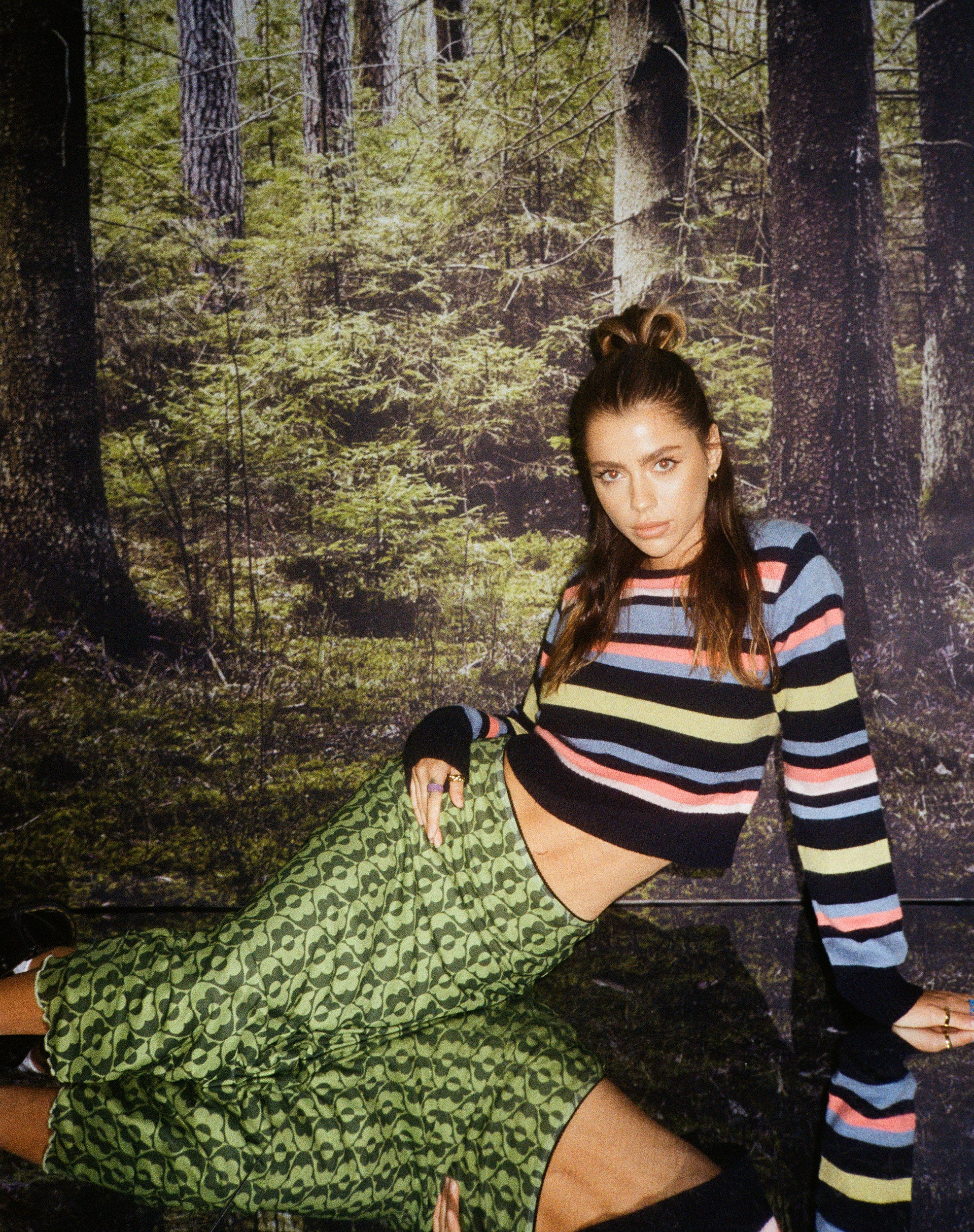 Lassie Midi Skirt in Wavy Daisy Green - Awmao