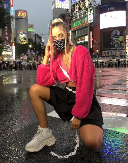 Bomb Hoody in Fur Zip Magenta - Awmao
