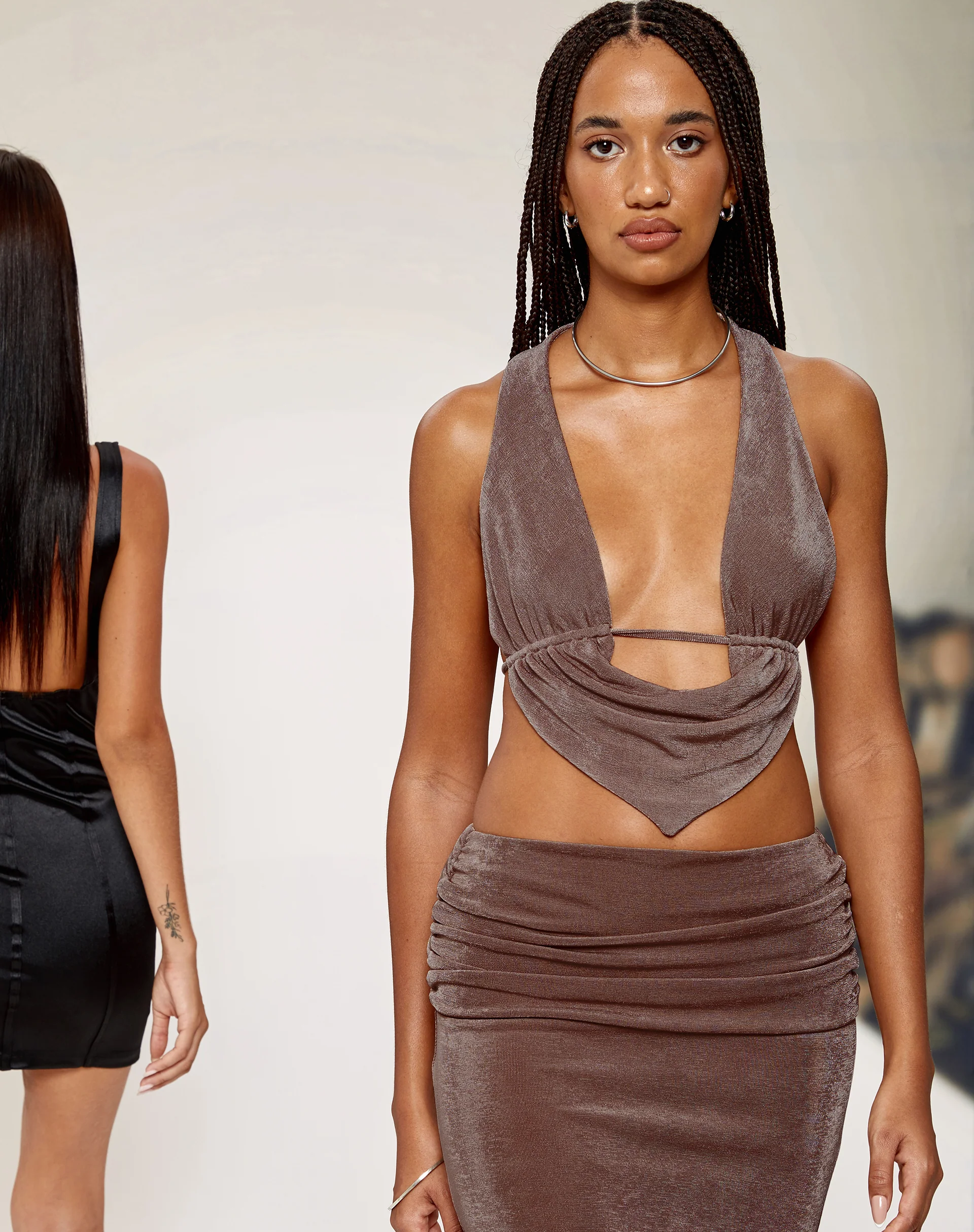 Nindita Crop Top in Peppercorn - Awmao