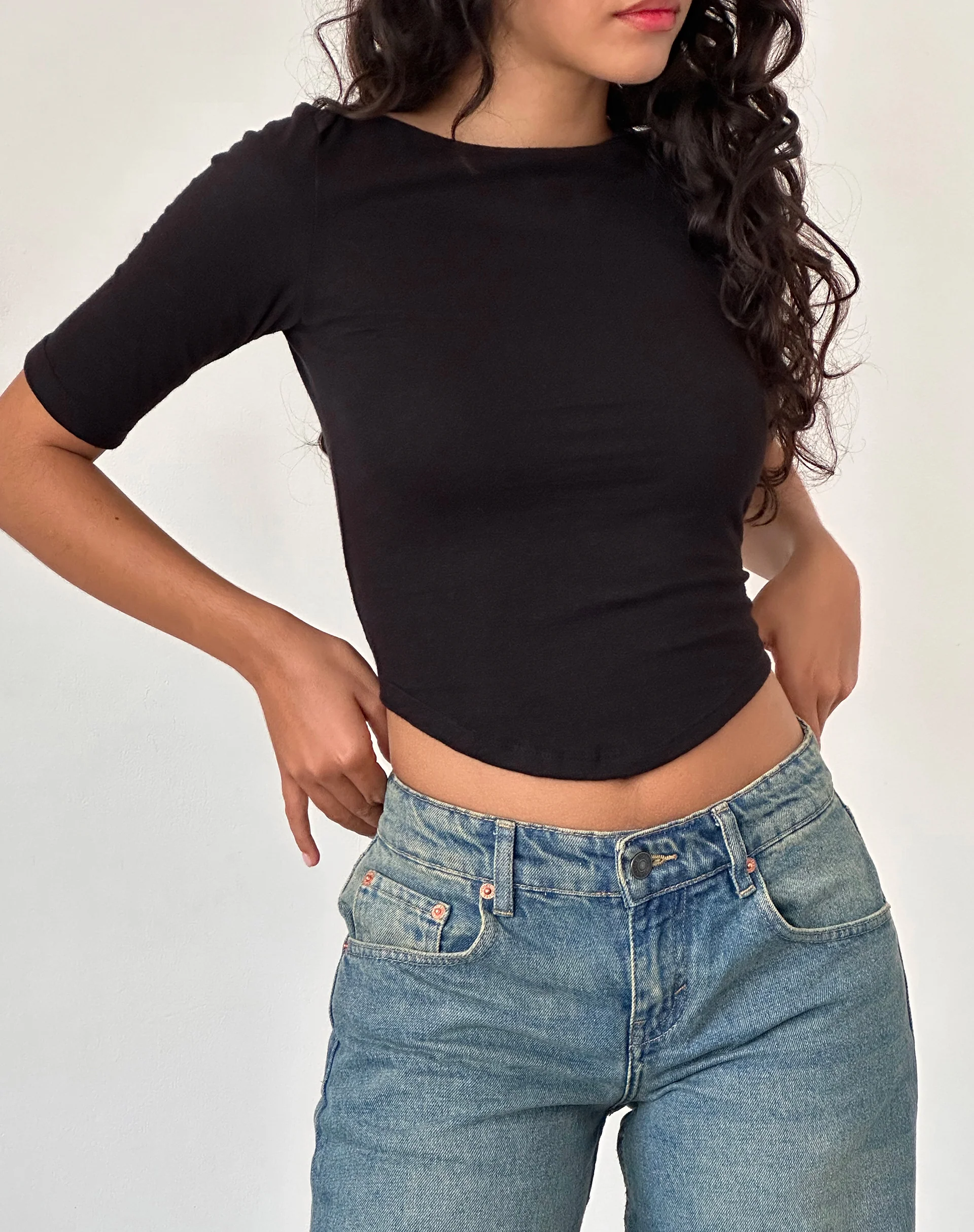 Ralda Curved Hem Top in Cotton Hemp Black - Awmao