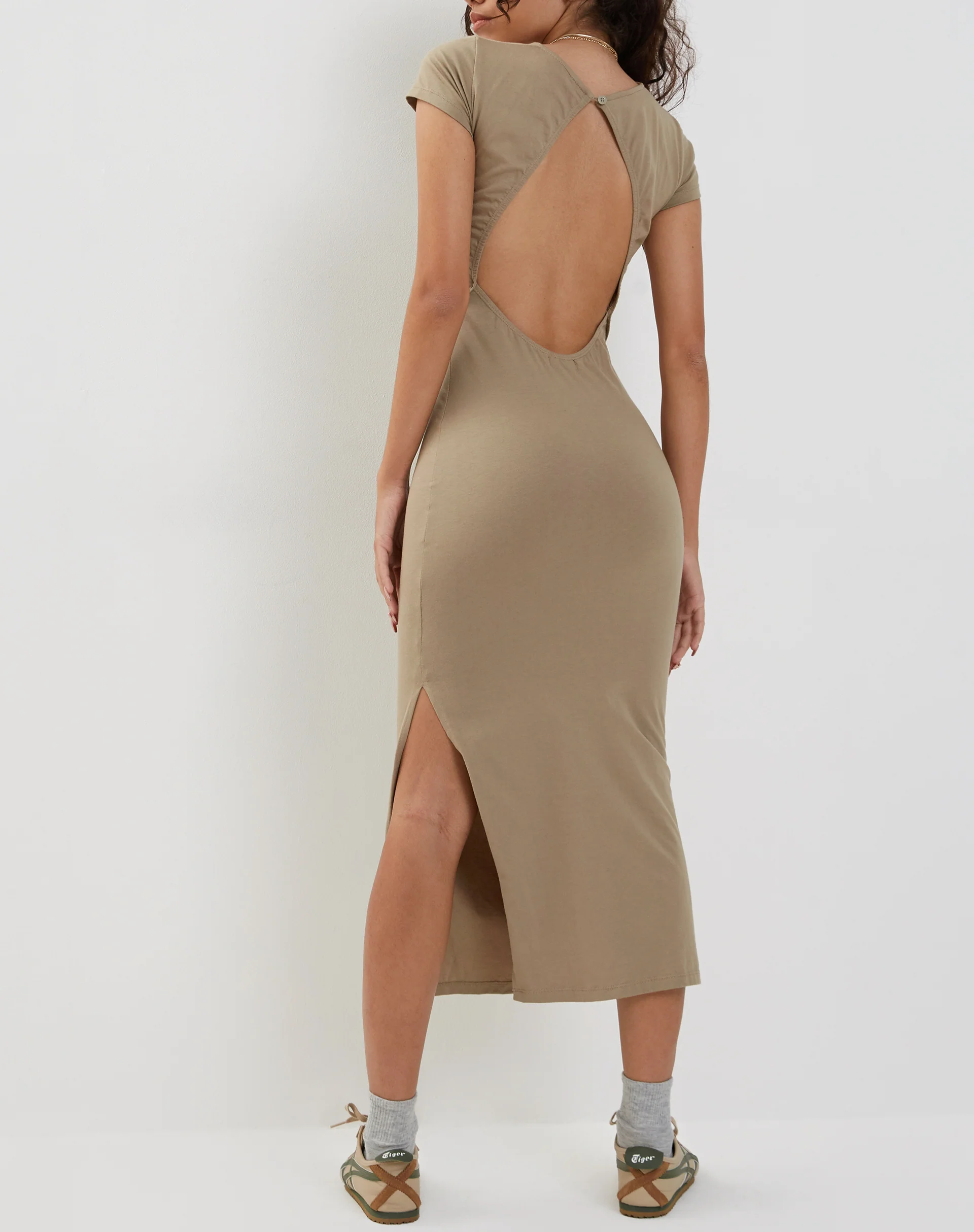 Kasor Open Back Midi Dress in London Fog - Awmao