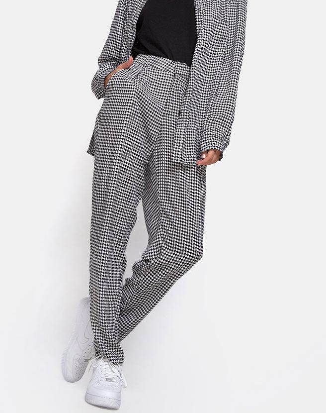 Dastan Trousers in Small Dogtooth - Awmao