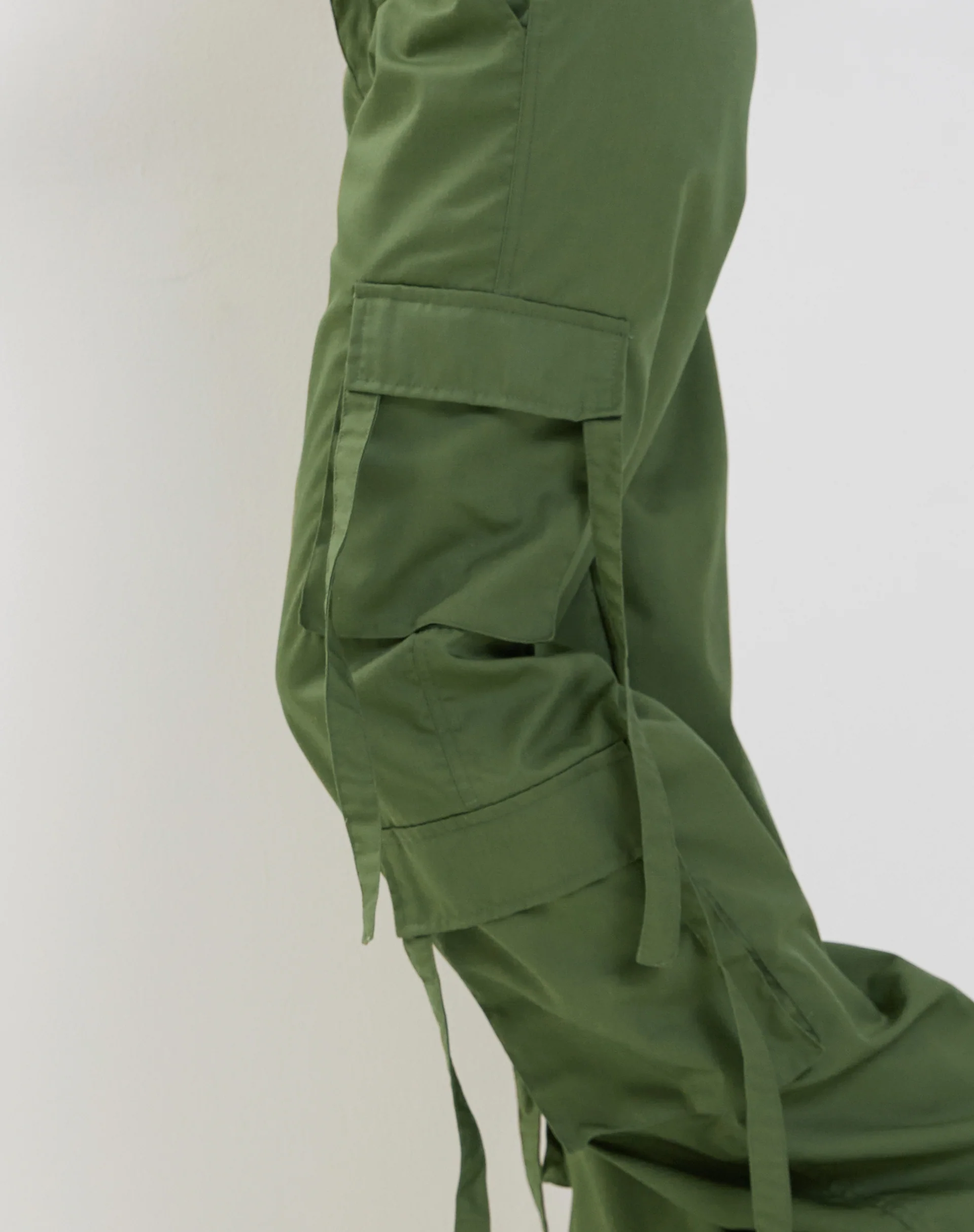 Edgar Wide Leg Cargo Trouser in Military Green - Awmao