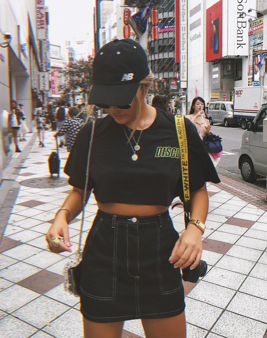 Super Cropped Black Tee in Disco Embro - Awmao