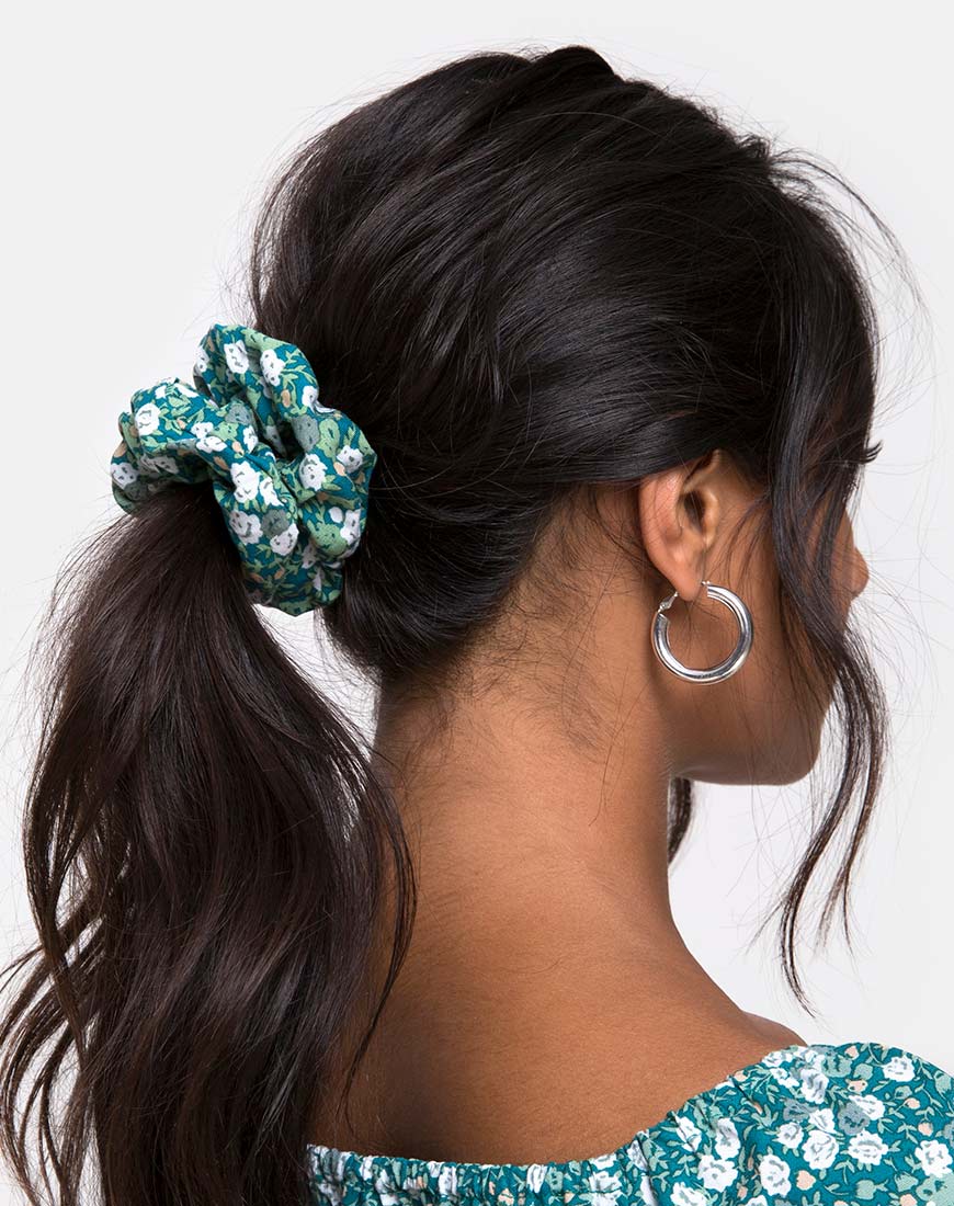 Scrunchie in Floral Field Green - Awmao