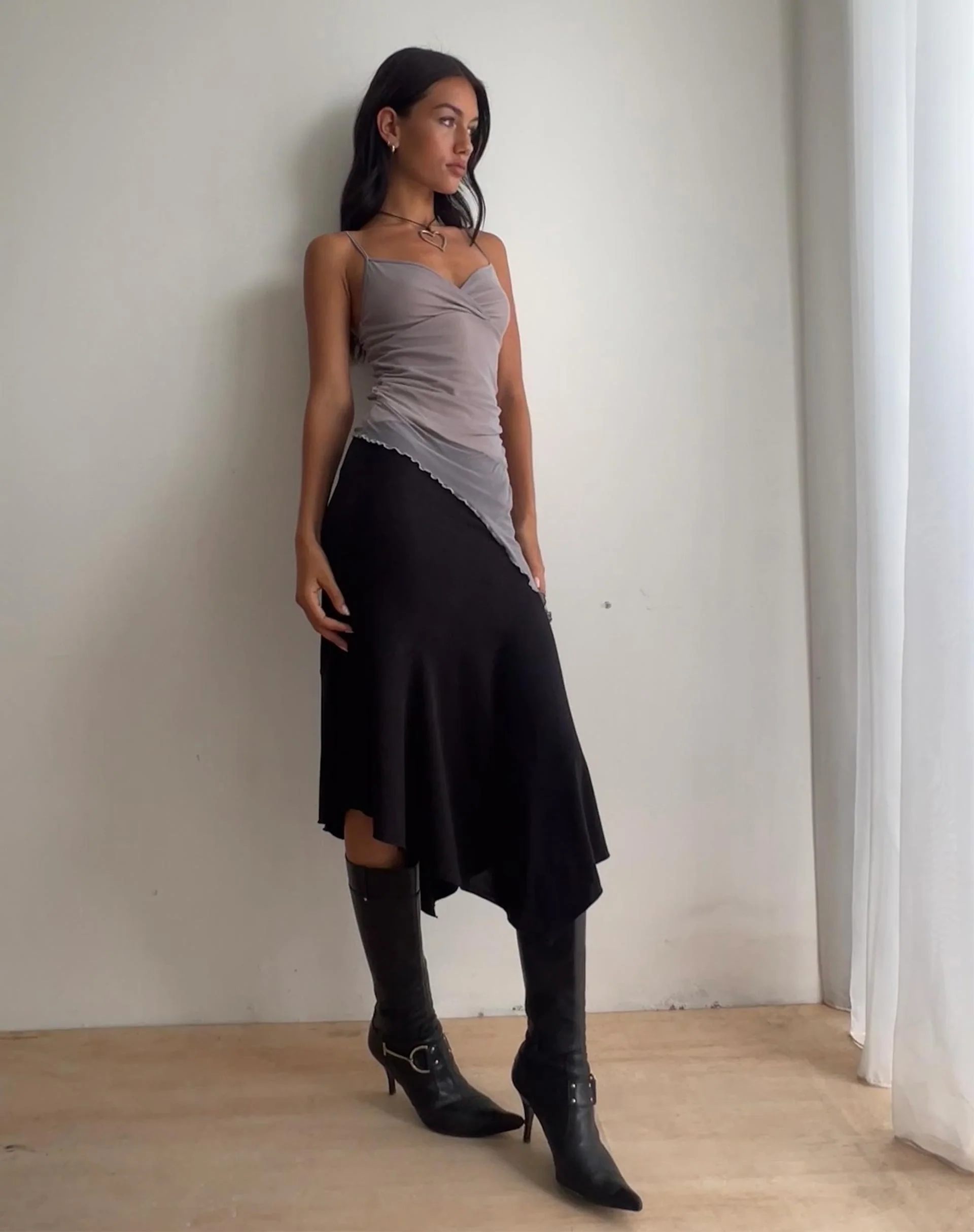 Cinta Low Rise Midi Skirt in Black - Awmao