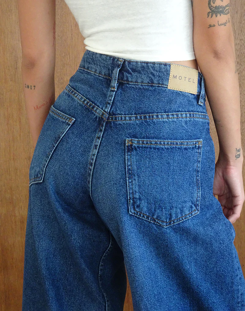 Roomy Oversized Low Rise Jeans in Mid Blue Used - Awmao