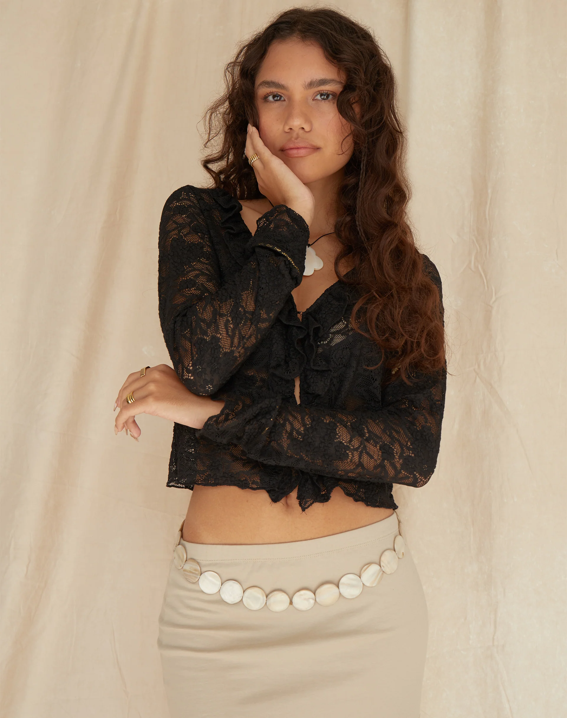 Sadiru Cardi in Lace Black - Awmao