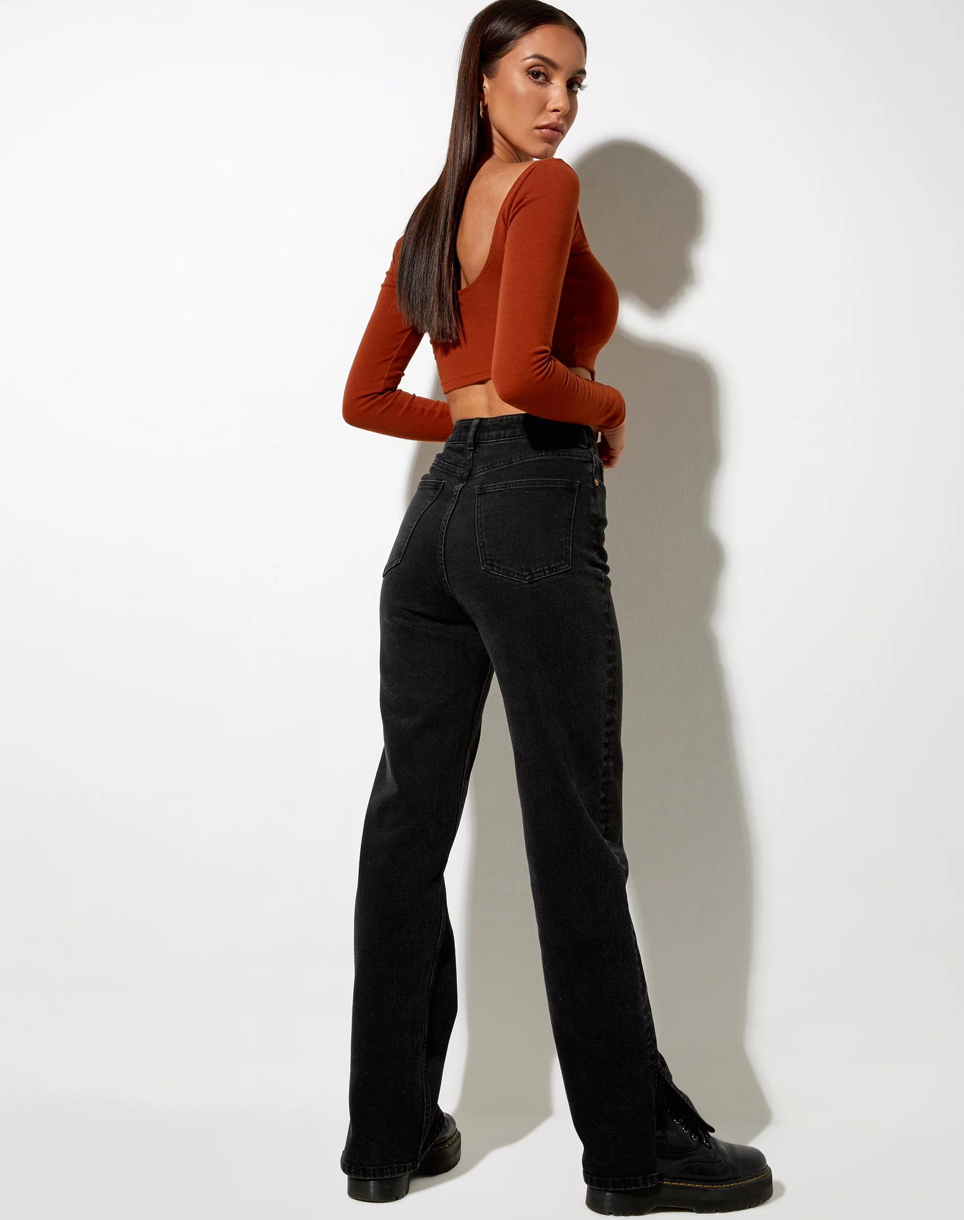Elcaca Crop Top in Rib Bombay Brown - Awmao