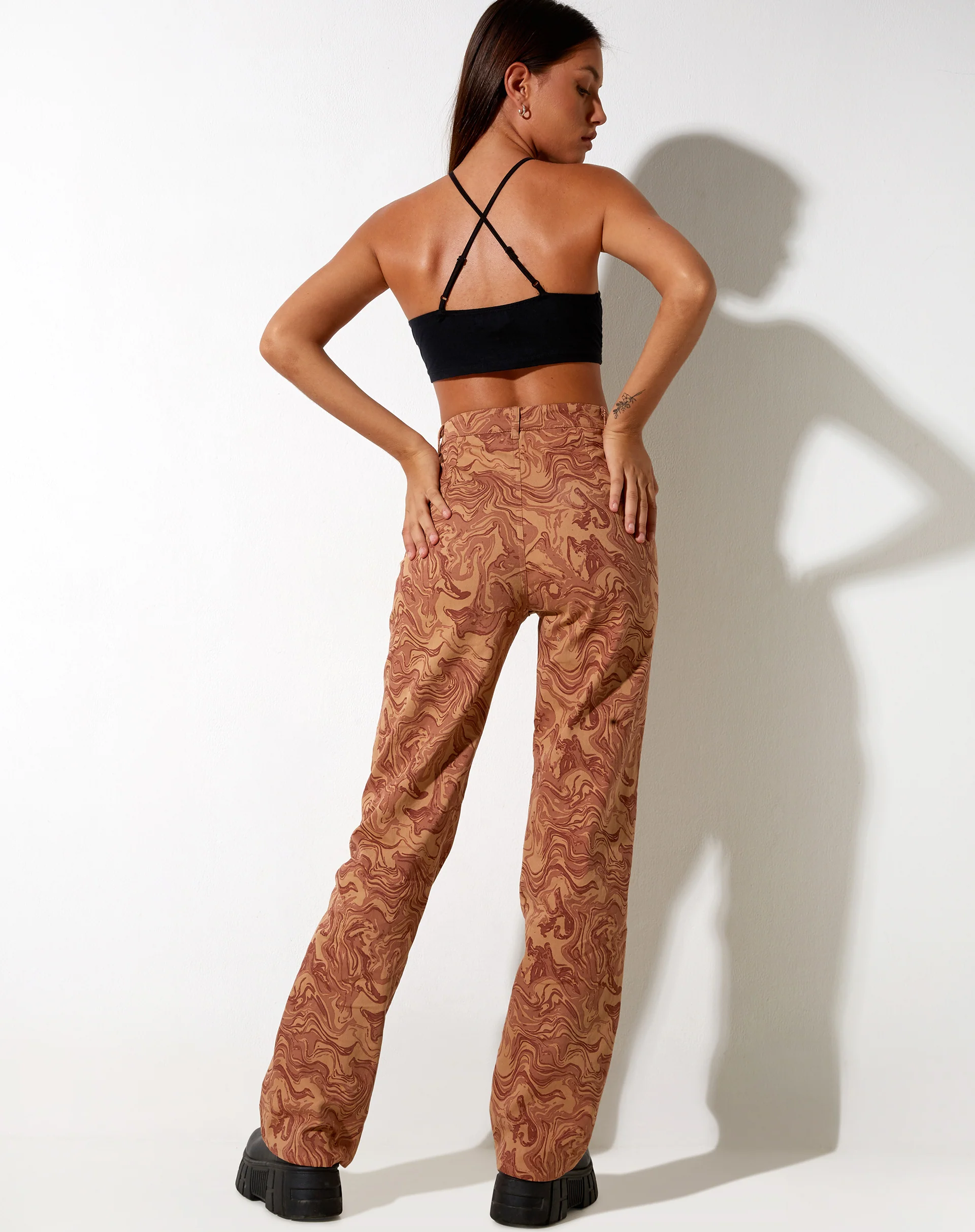 Bhavna Trouser in Fluid Marbling Brown - Awmao