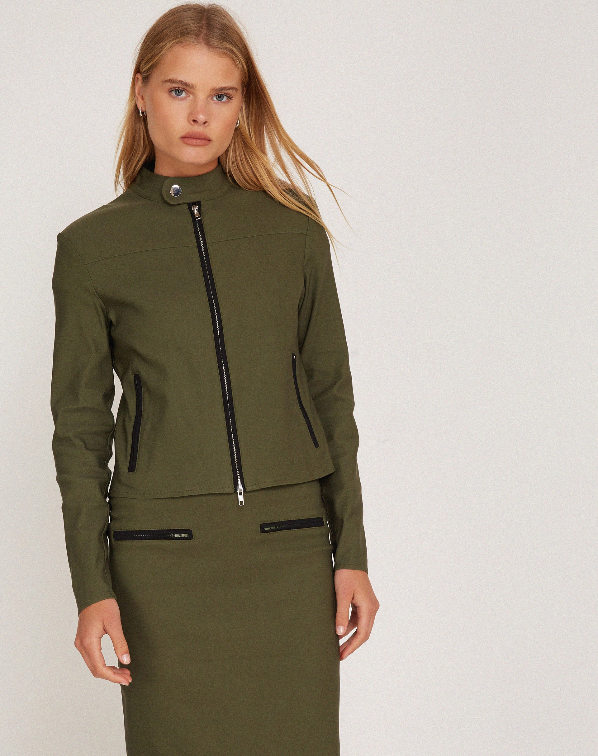 Livia Jacket in Tailoring Army Green - Awmao
