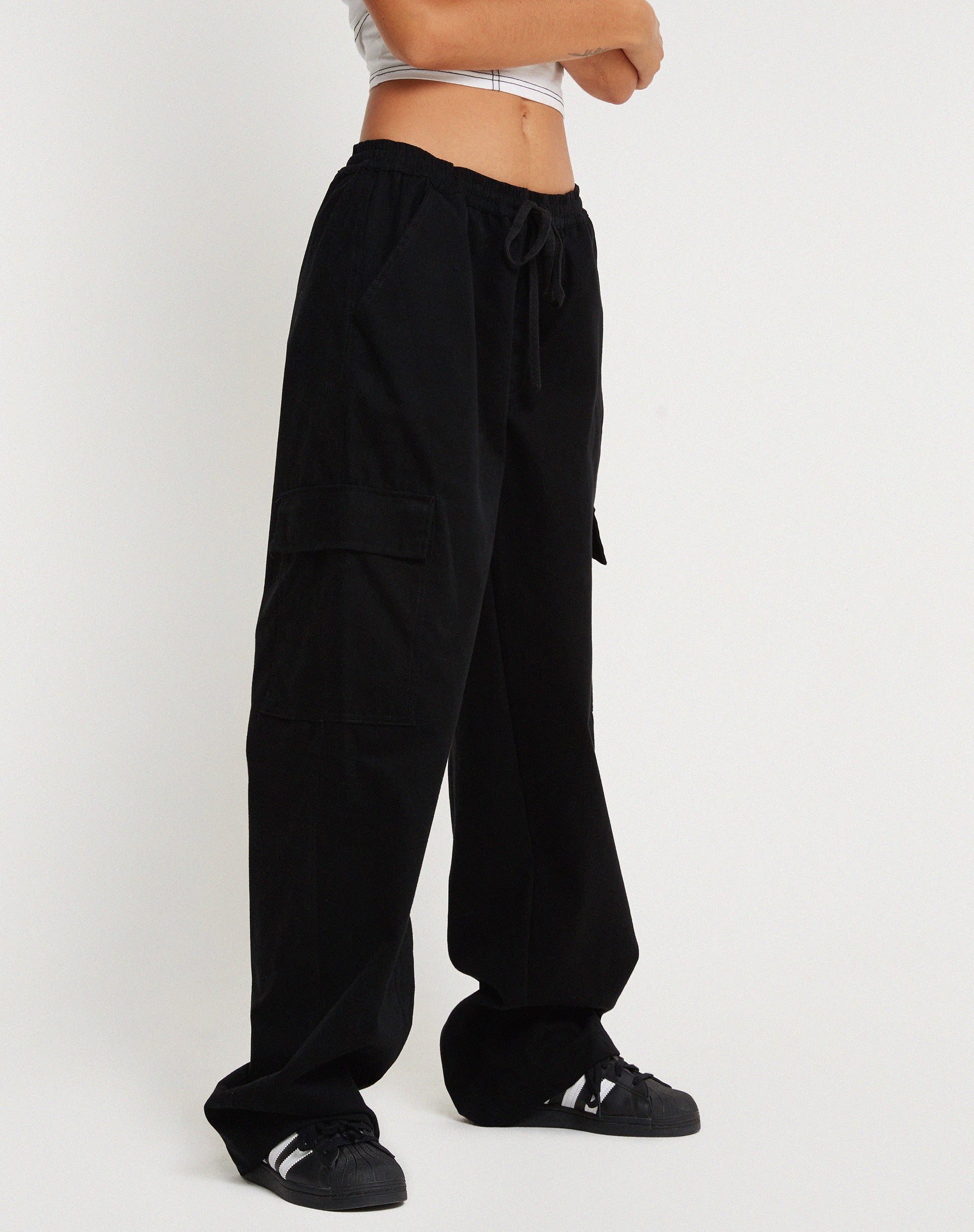 Geona Wide Leg Cargo Trouser in Black - Awmao