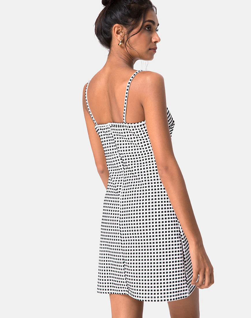 Junice Dress in Gingham Ivory Black - Awmao