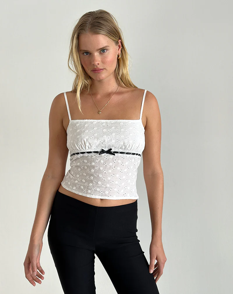 Katisa Top in Broderie White - Awmao