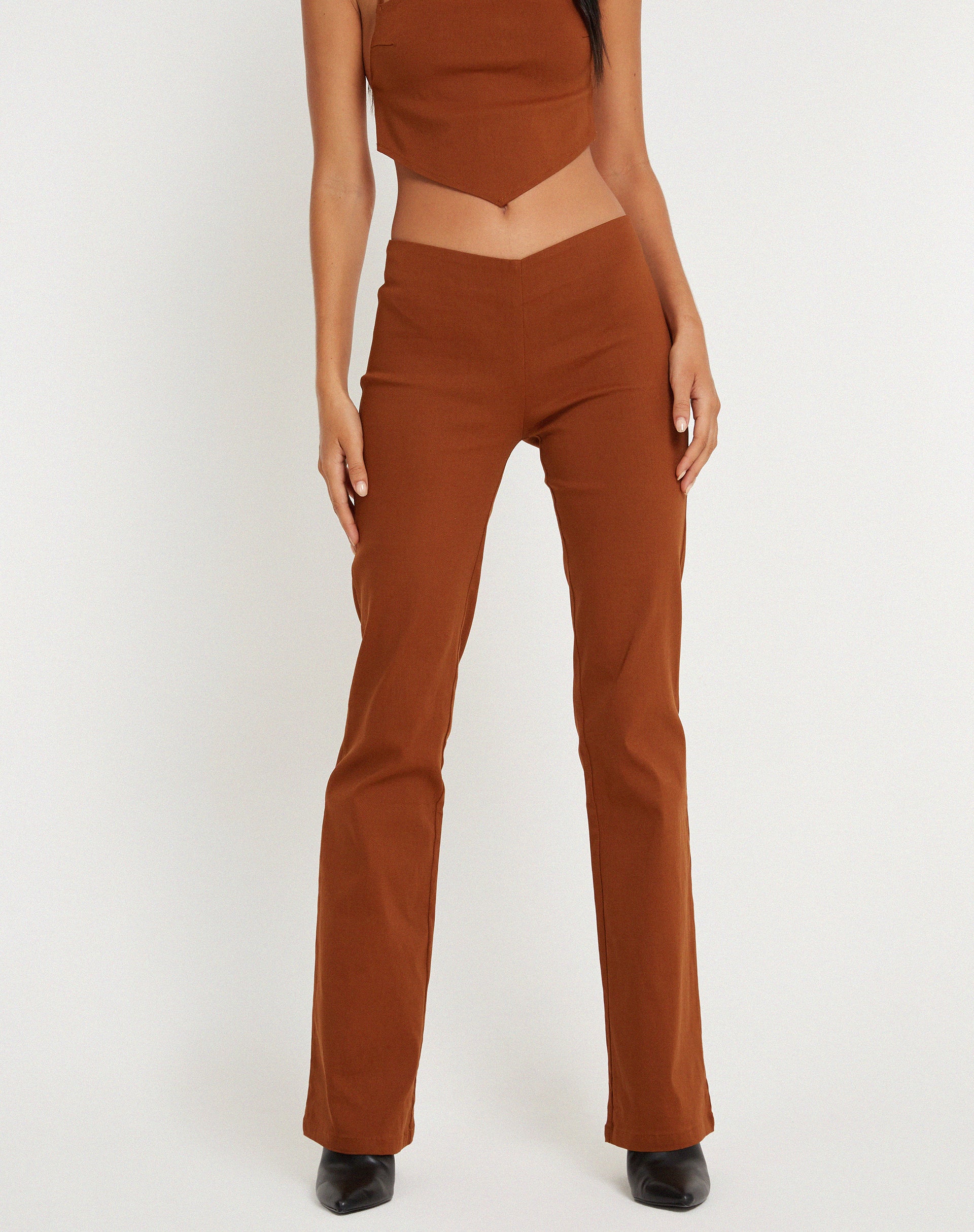 Zirnia Trouser in Coffee Bean - Awmao