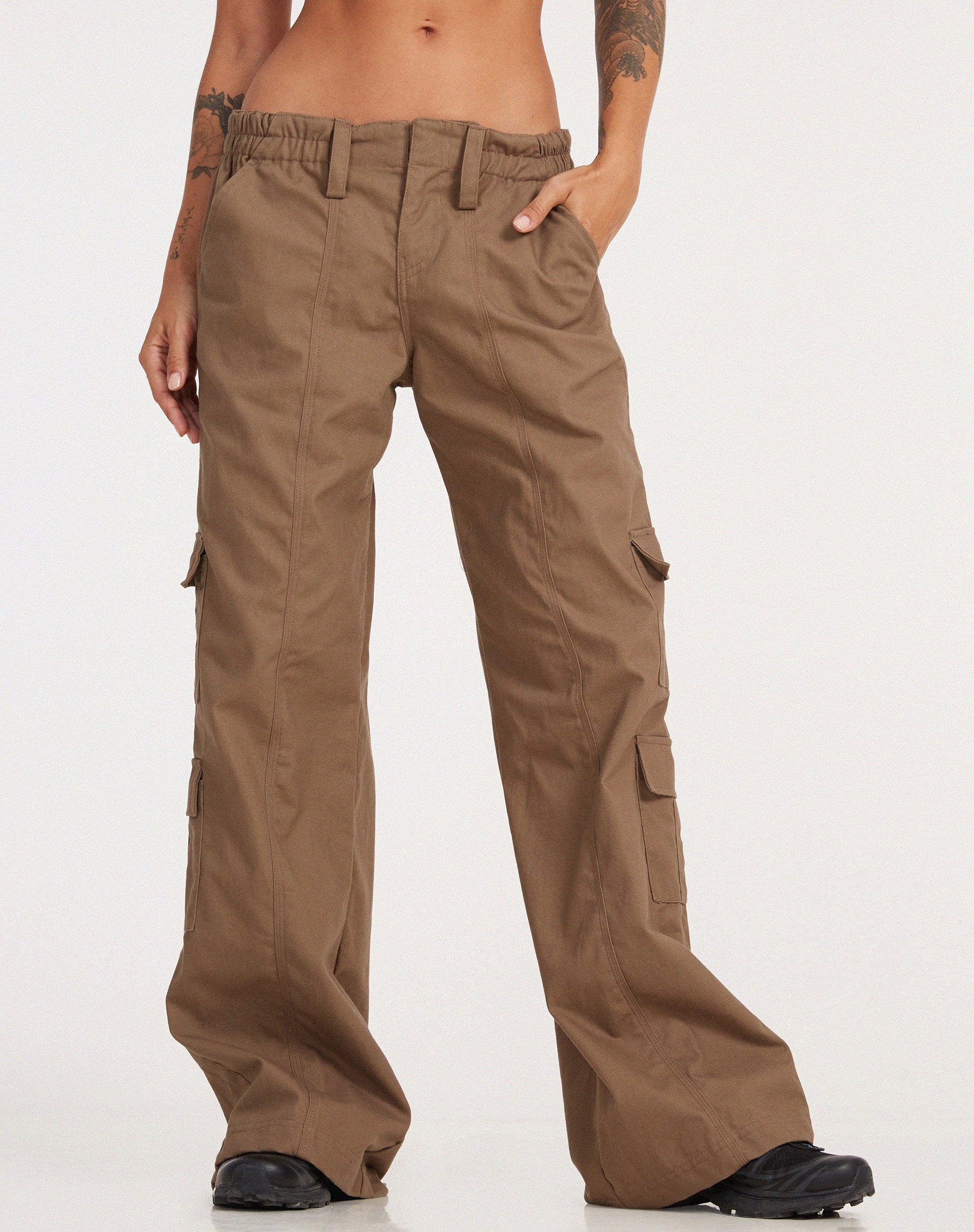 Hansa Cargo Trouser in Light Olive - Awmao