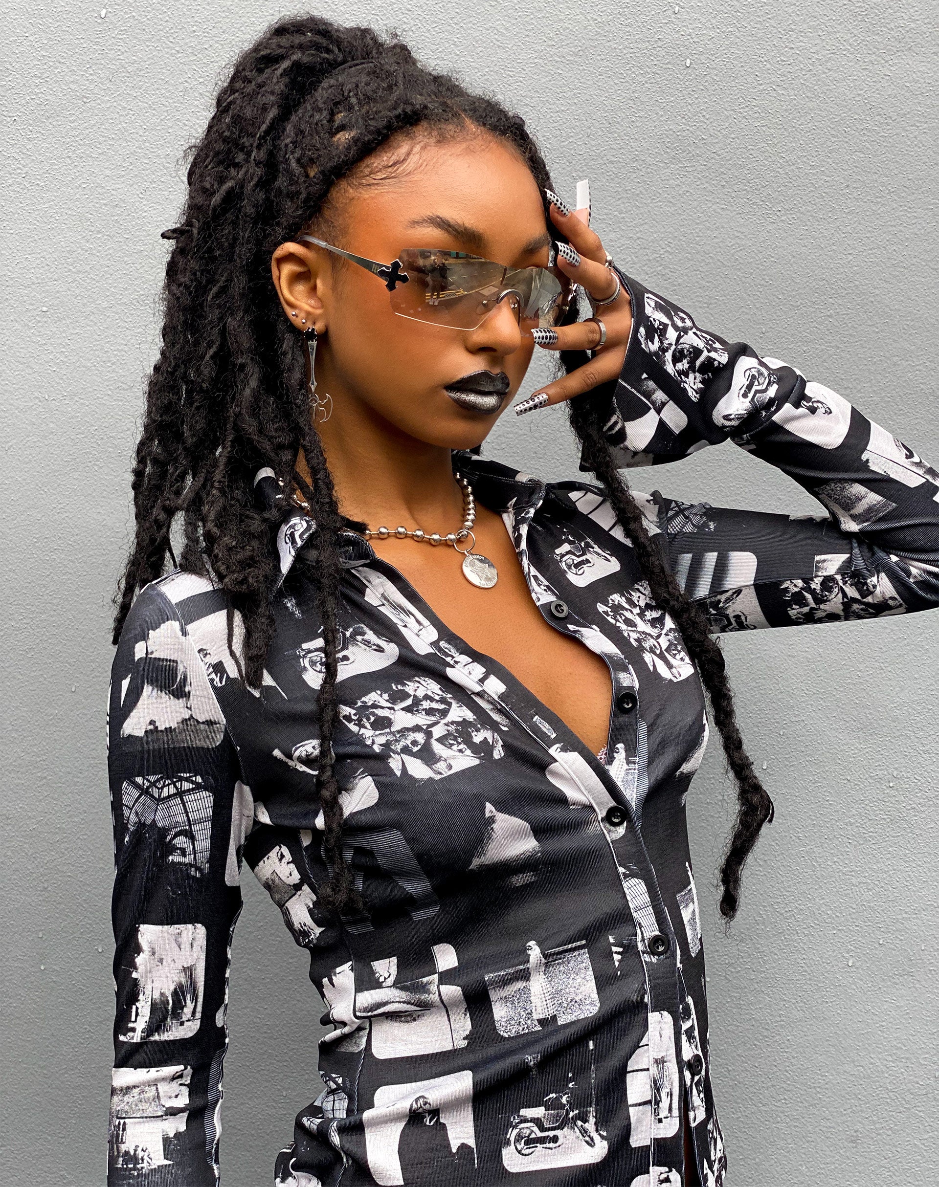 Keani Long Sleeve Shirt in Mono Photographic Black - Awmao