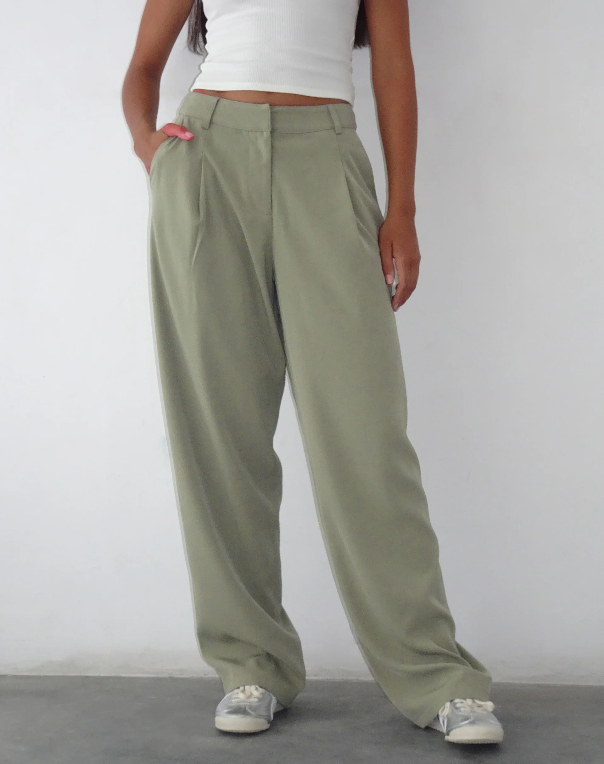 Sakaria Wide Leg Trouser in Tailoring Stone Sage - Awmao