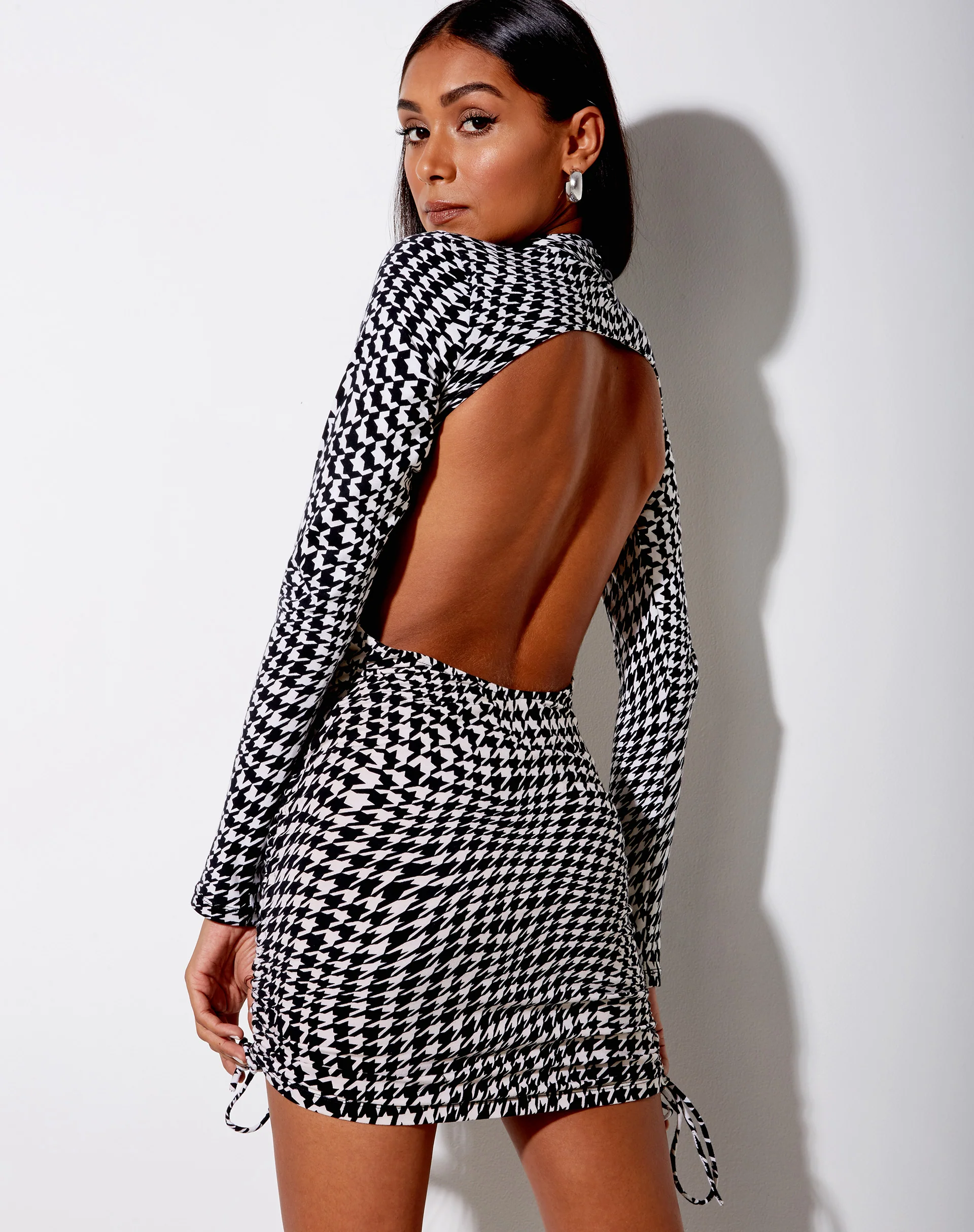 Kamora Mini Dress in Wavey Dogtooth - Awmao