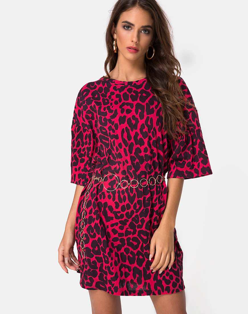 Sunny Kiss Tee in Oversize Jaguar Red - Awmao