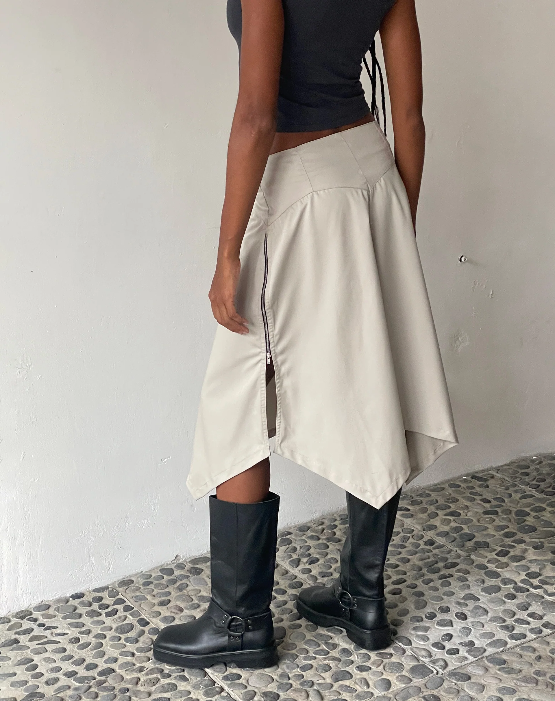MOTEL X JACQUIE Karsyn Asymmetric Midi Skirt in Oat - Awmao