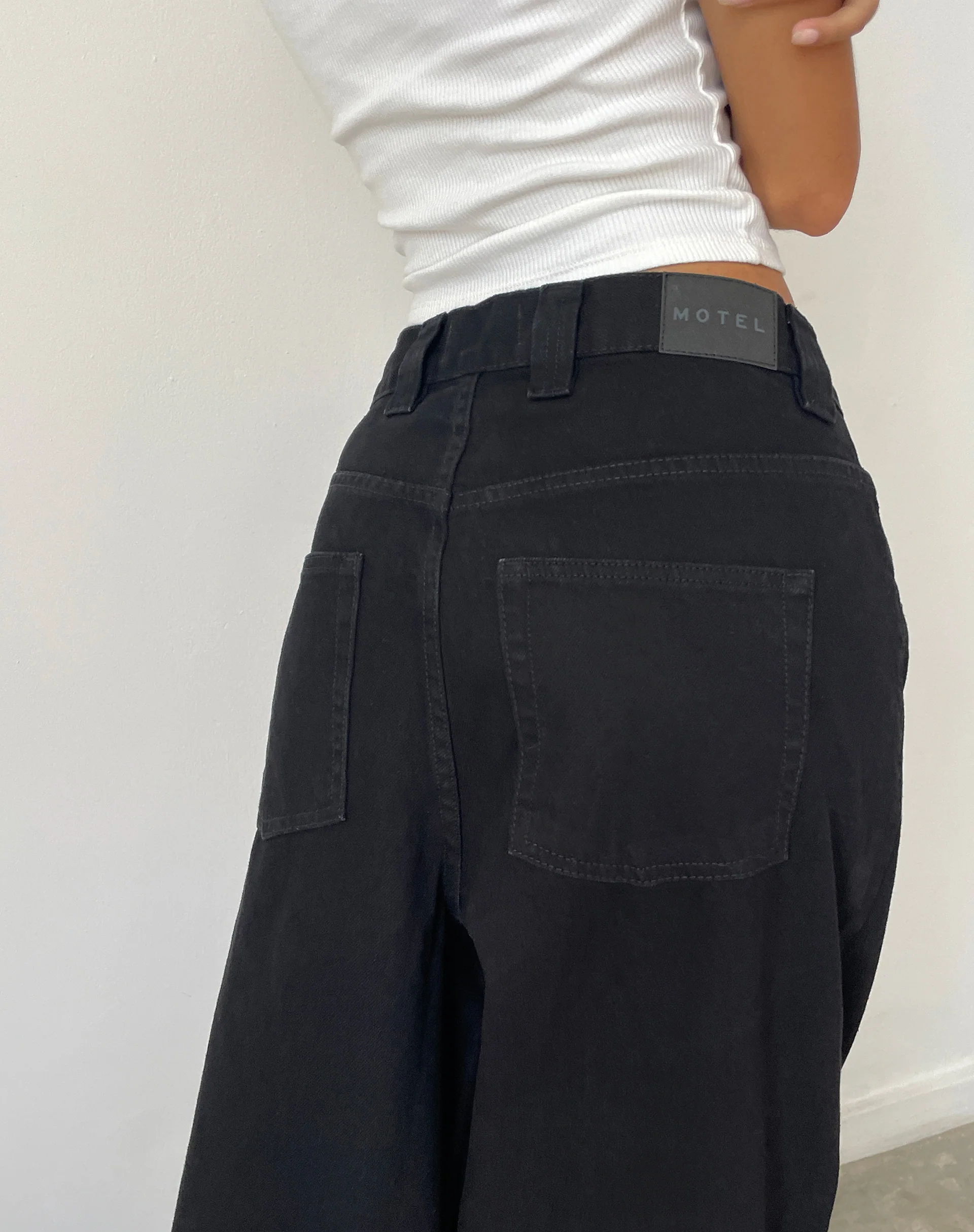 Skater Low Rise Jean in Rinse Black - Awmao
