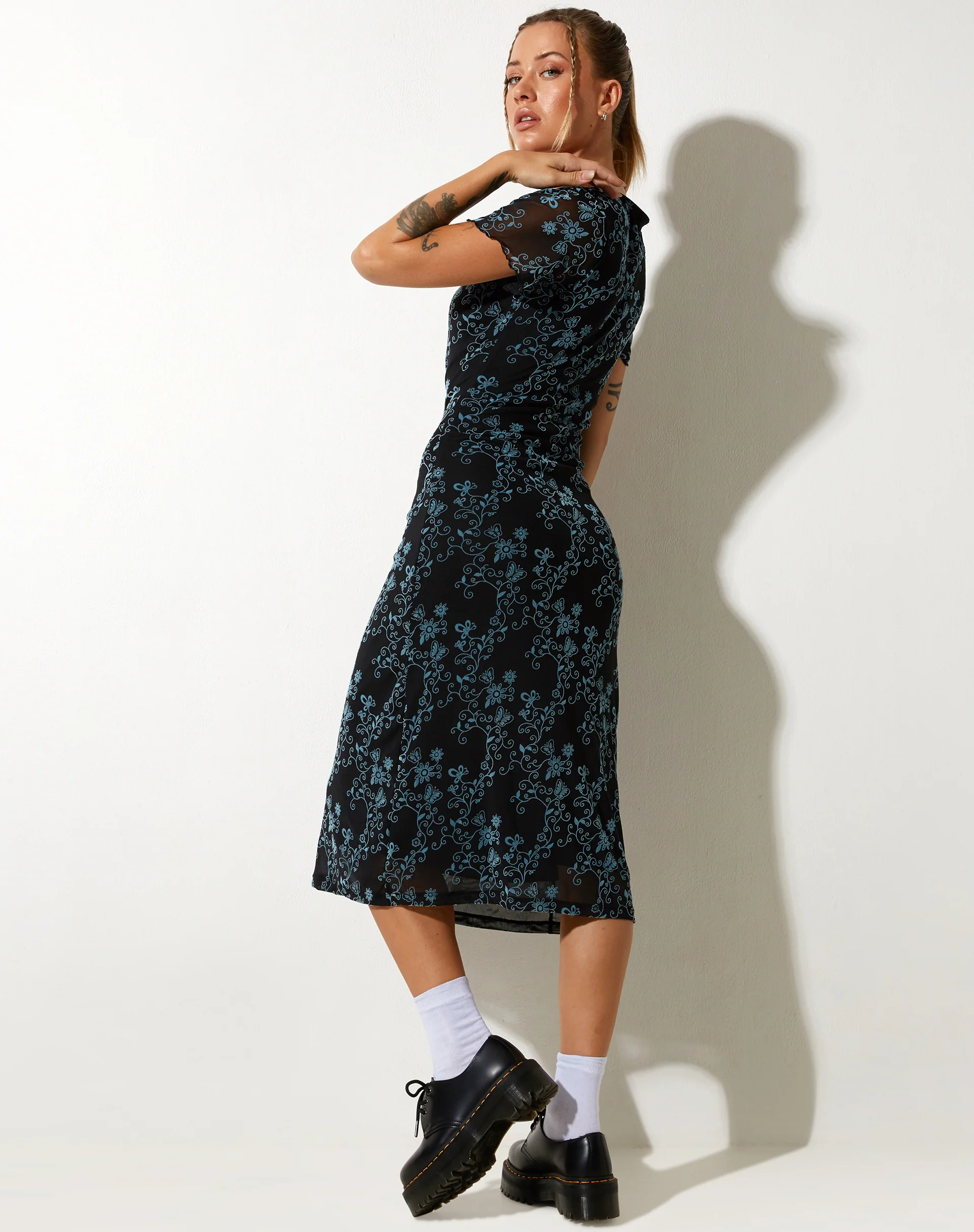 Lorani Midi Dress in Butterfly Vine Flock Blue - Awmao