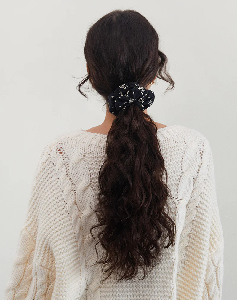 Scrunchie in Floral Land Black - Awmao