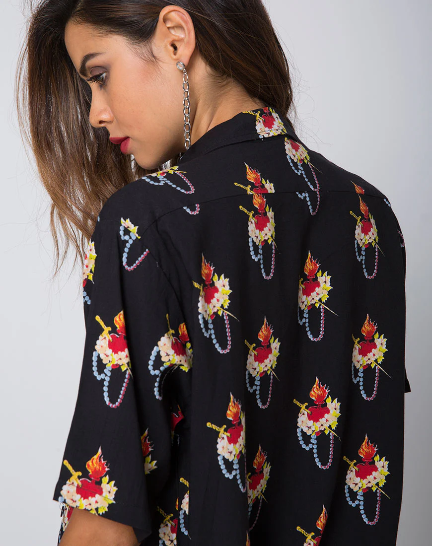 Hawaiian Shirt in Sacred Heart - Awmao